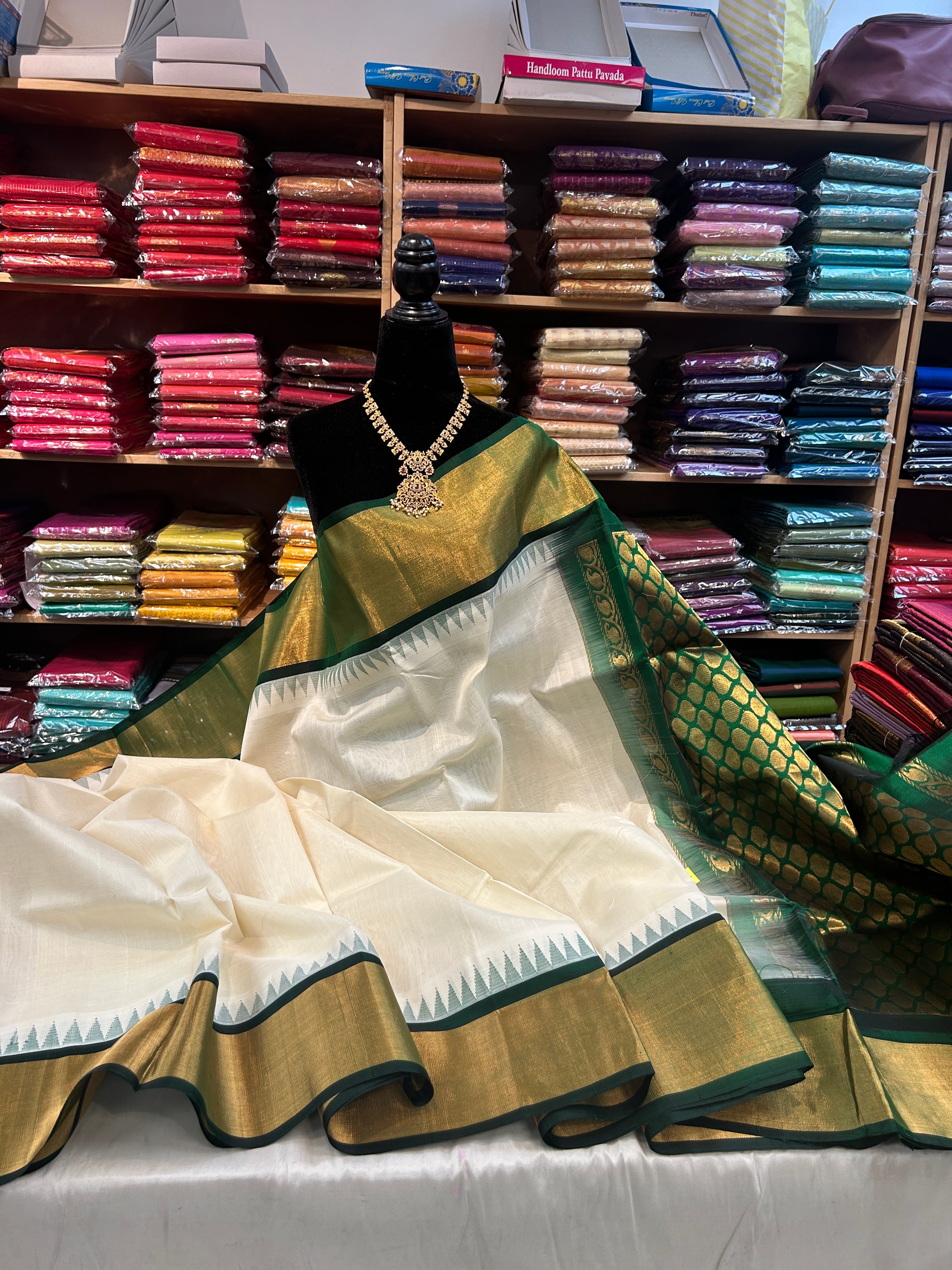 Korvai border Kanchipuram Pure Silk Cotton Saree with contrast blouse & pallu