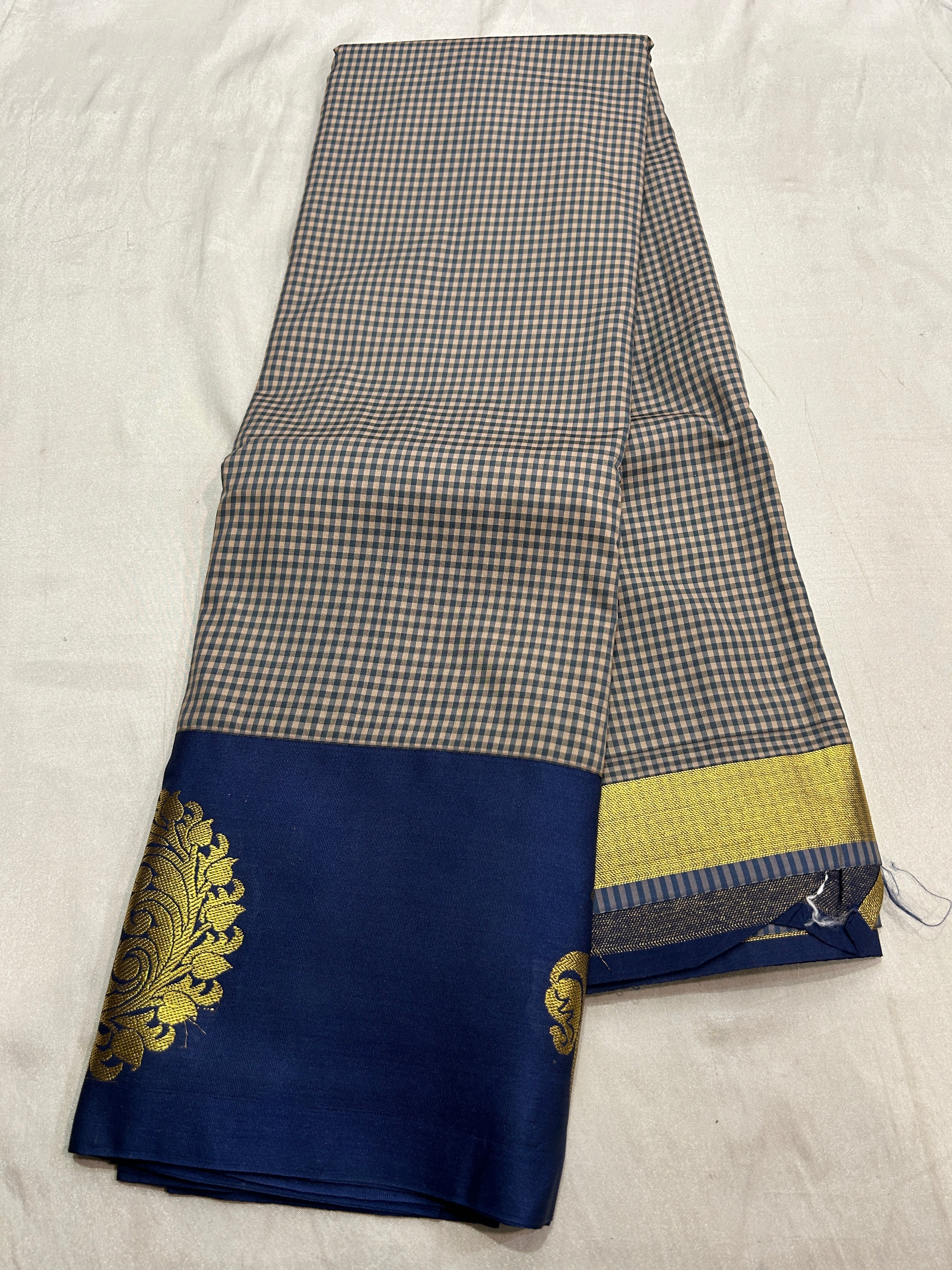 Korvai checked soft semisilk  saree with contrast blouse and rich pallu