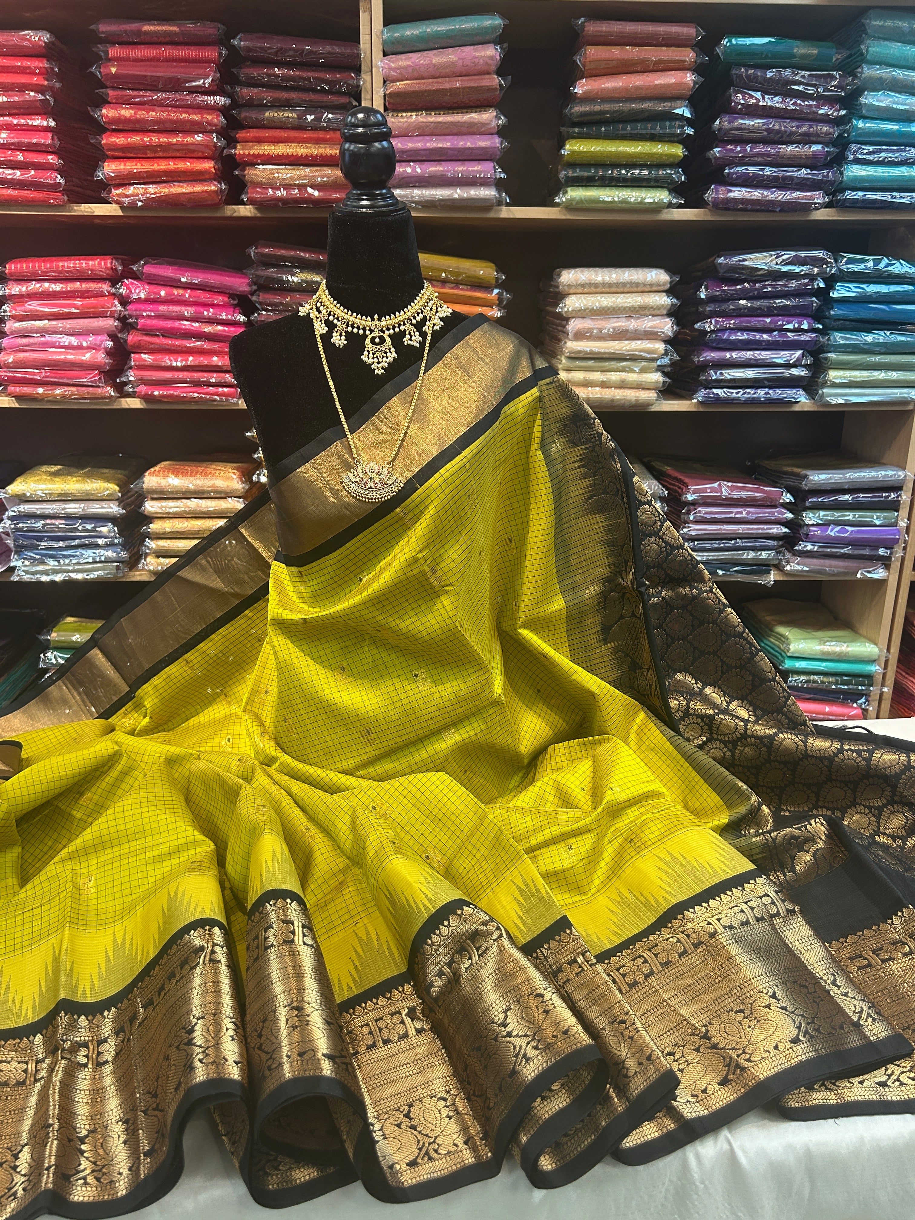Korvai border Kanchipuram Pure Silk Cotton Saree with contrast blouse & pallu
