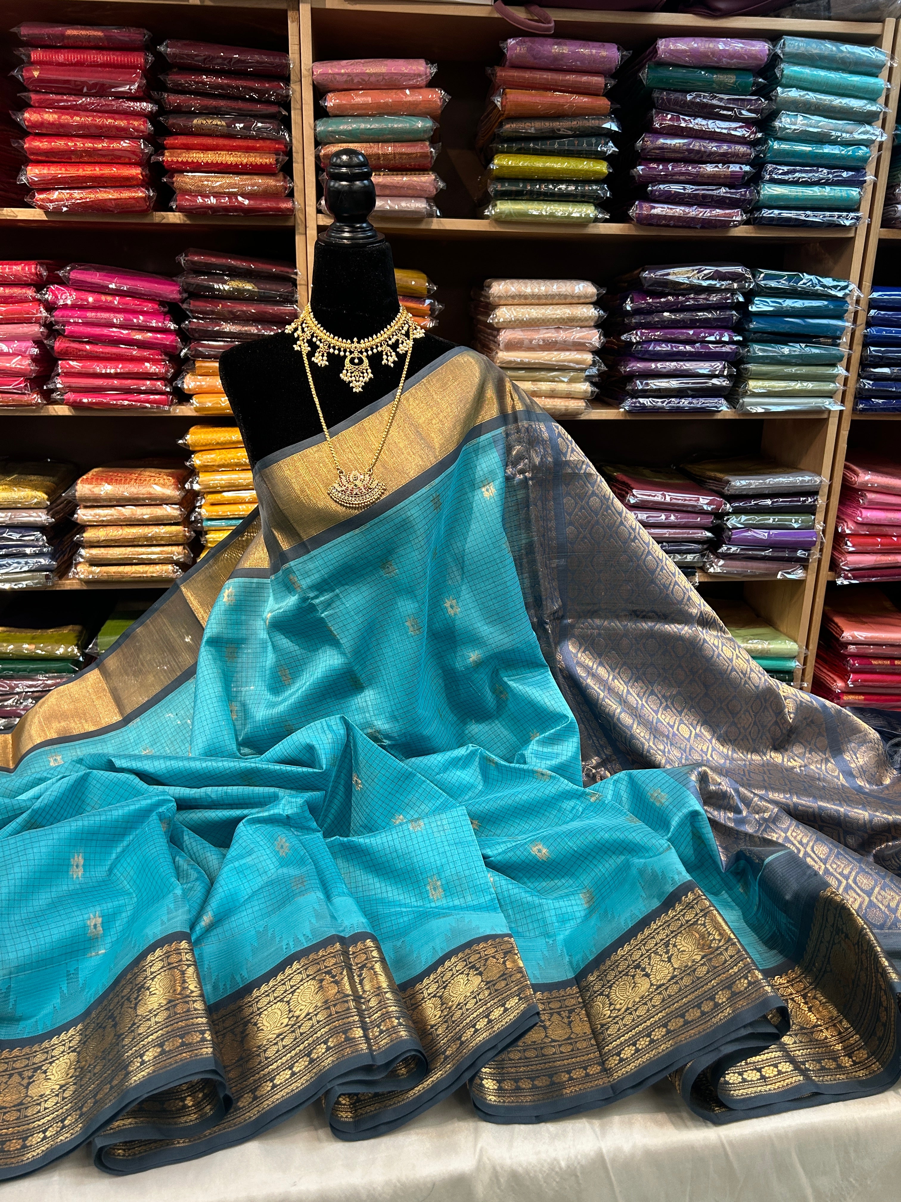 Korvai border Kanchipuram Pure Silk Cotton Saree with contrast blouse & pallu