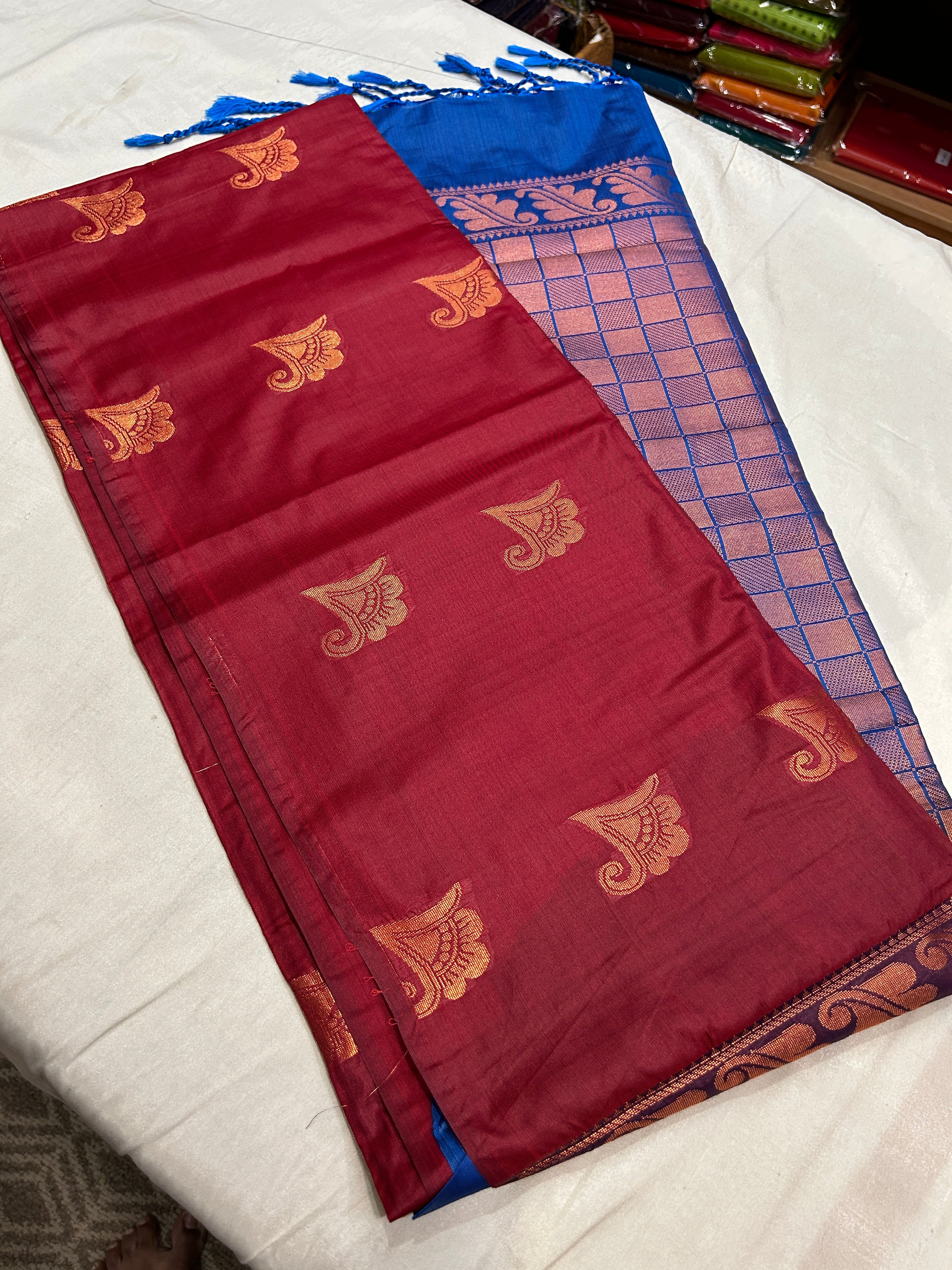 Borderless soft semisilk  saree with contrast rich pallu and blouse