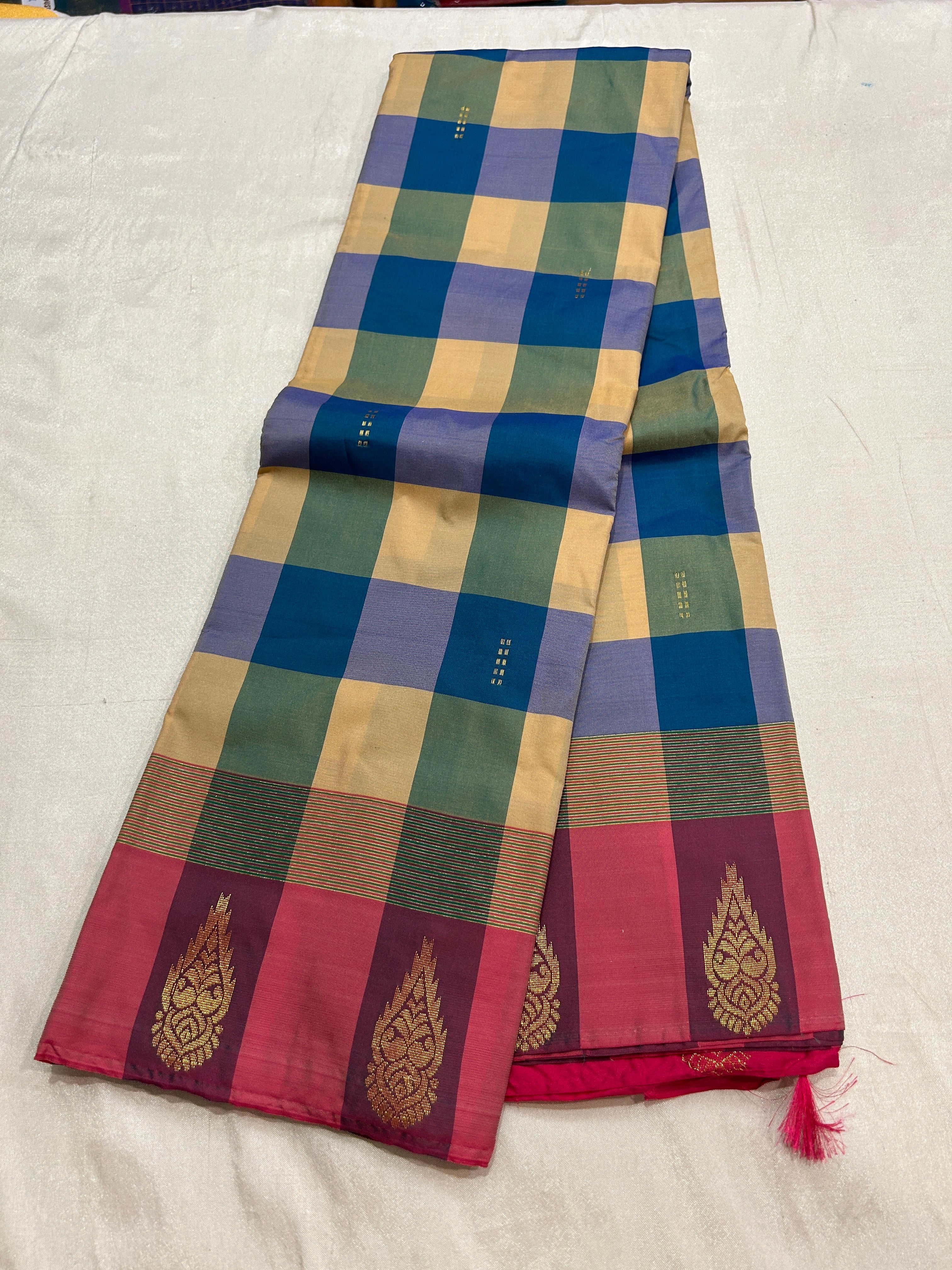 Aarani soft semisilk  saree with contrast blouse and rich pallu