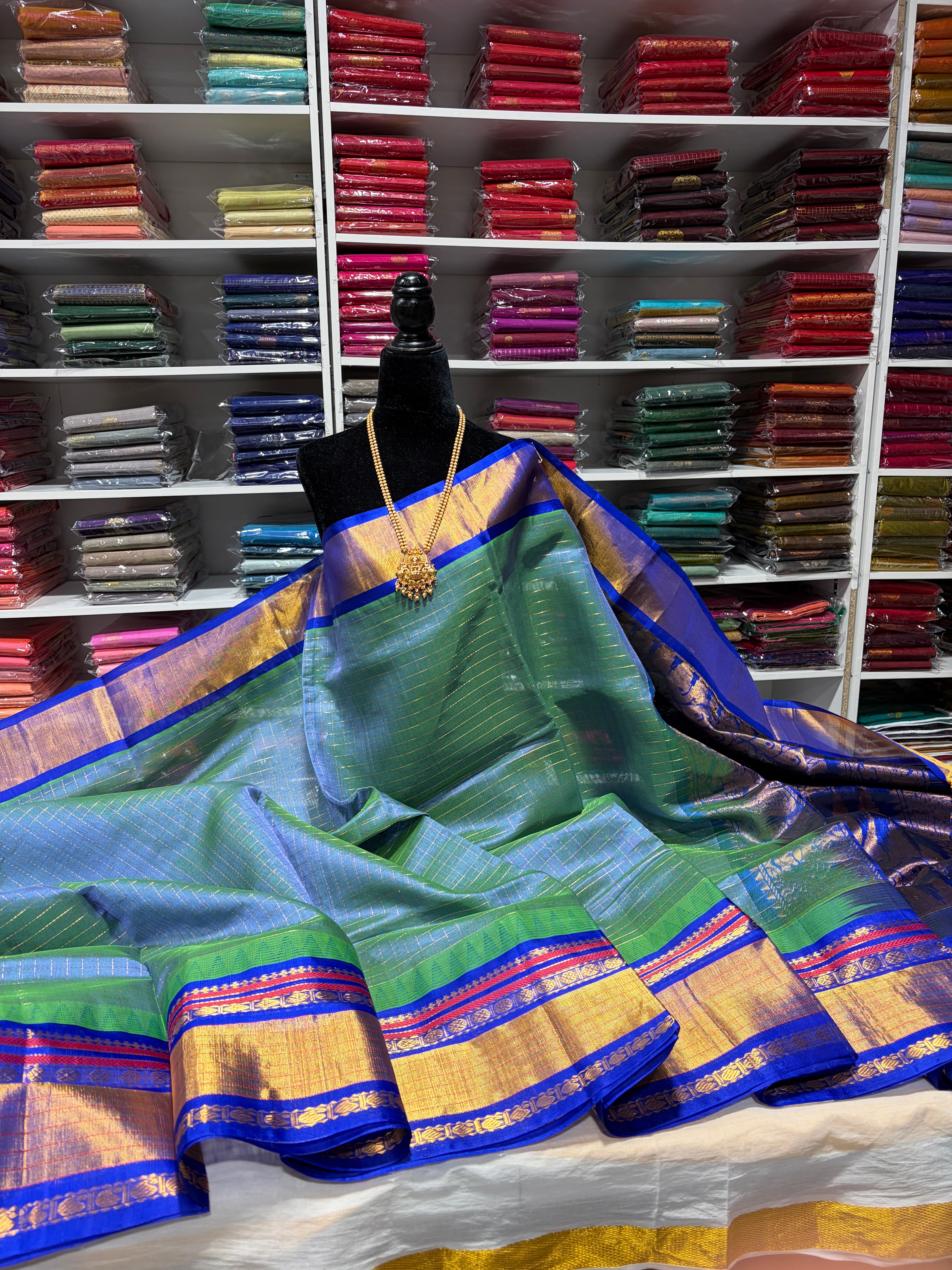 Korvai border Kanchipuram Pure Silk Cotton Saree with contrast blouse & pallu