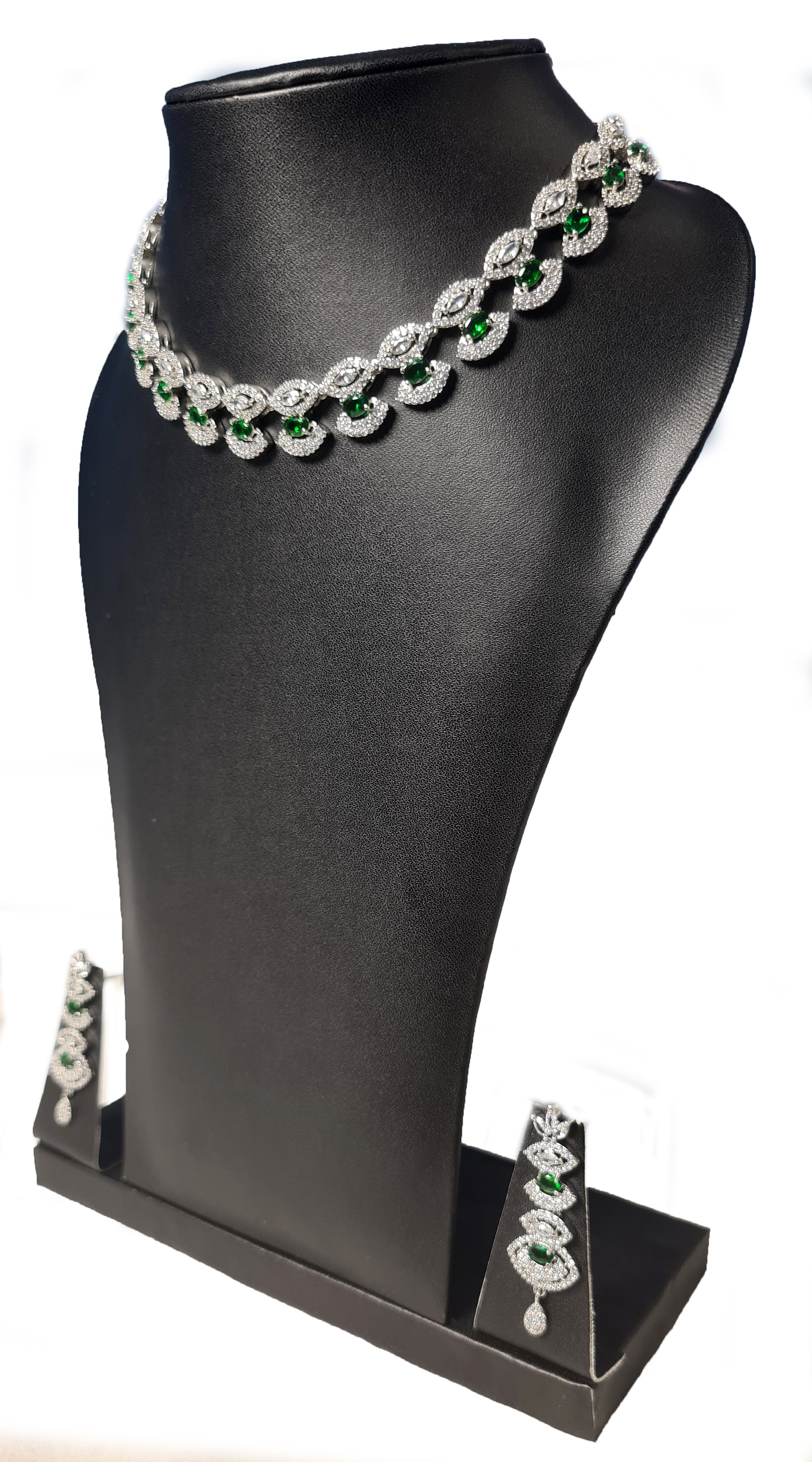 Neck and Earring Set