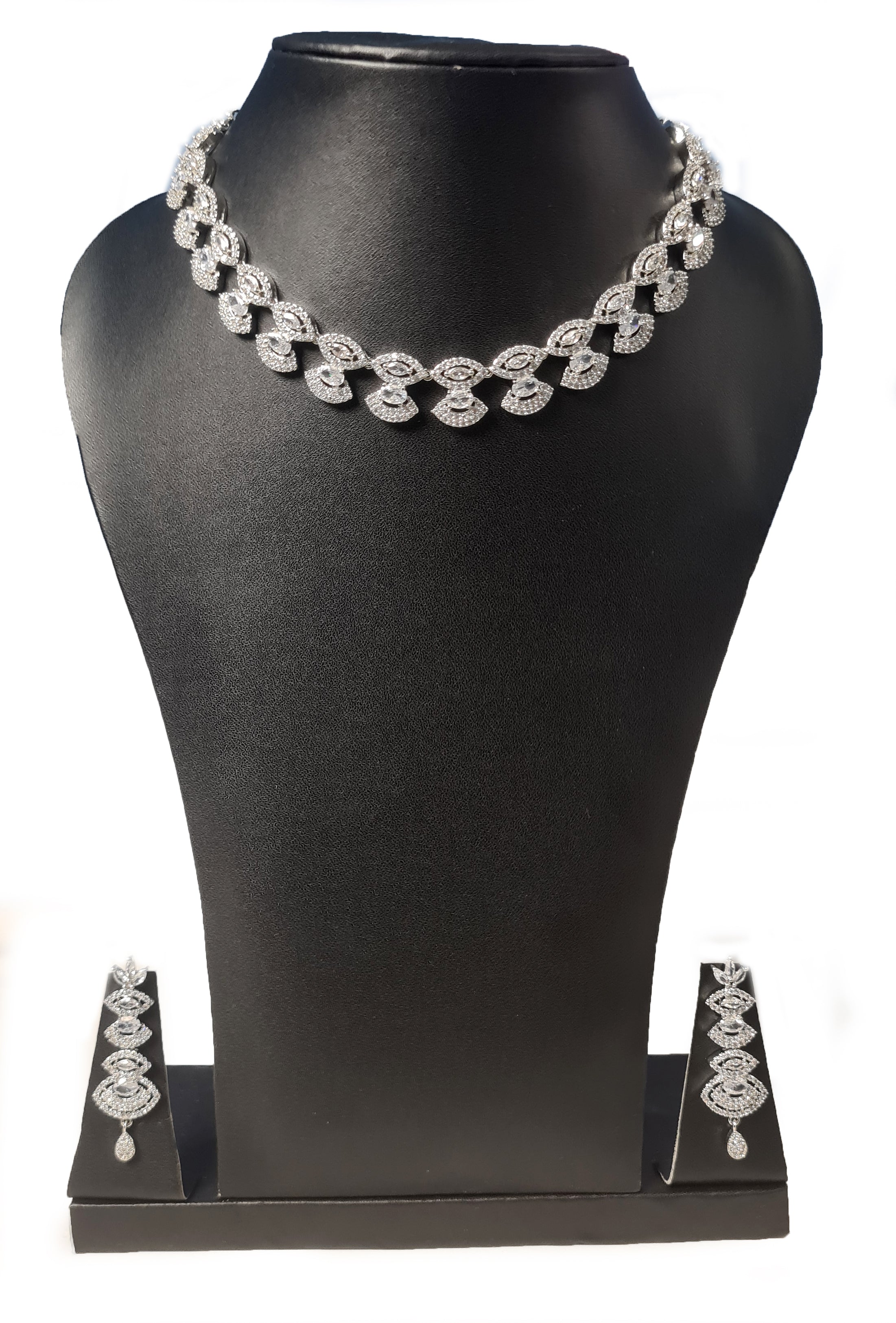 Neck and Earring Set