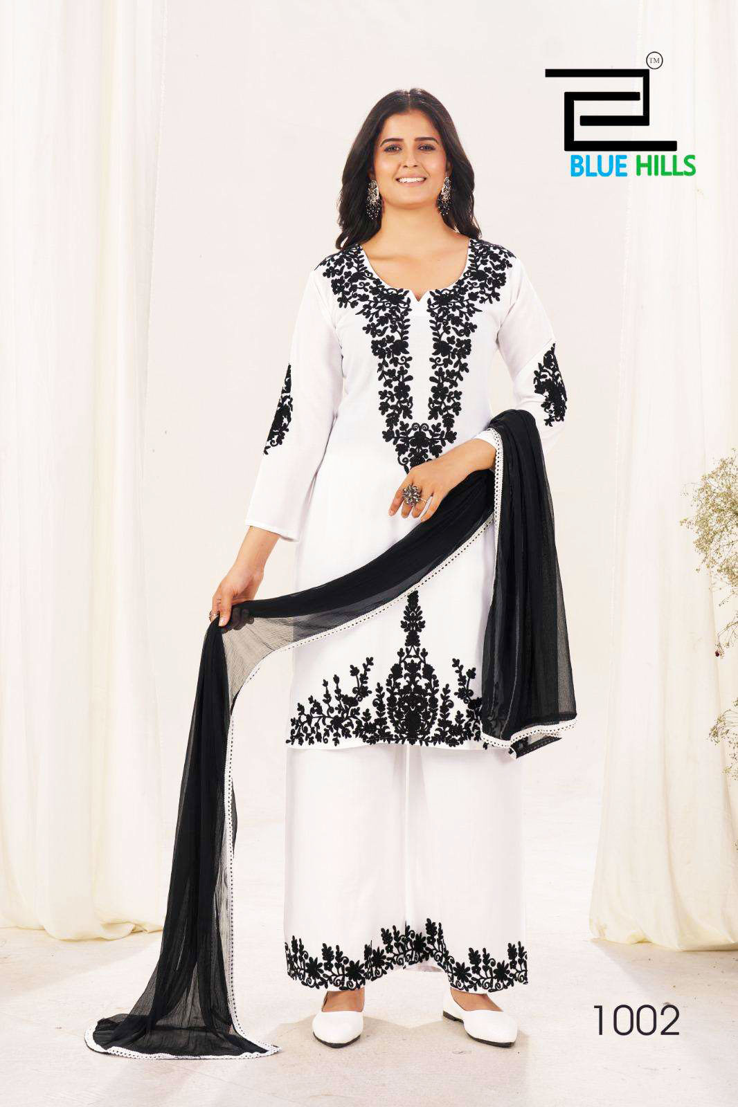 Blue Hills Presents Pearl Georgette Rayon With Thread Work Designer Ladies Kurti Combo Set Collections