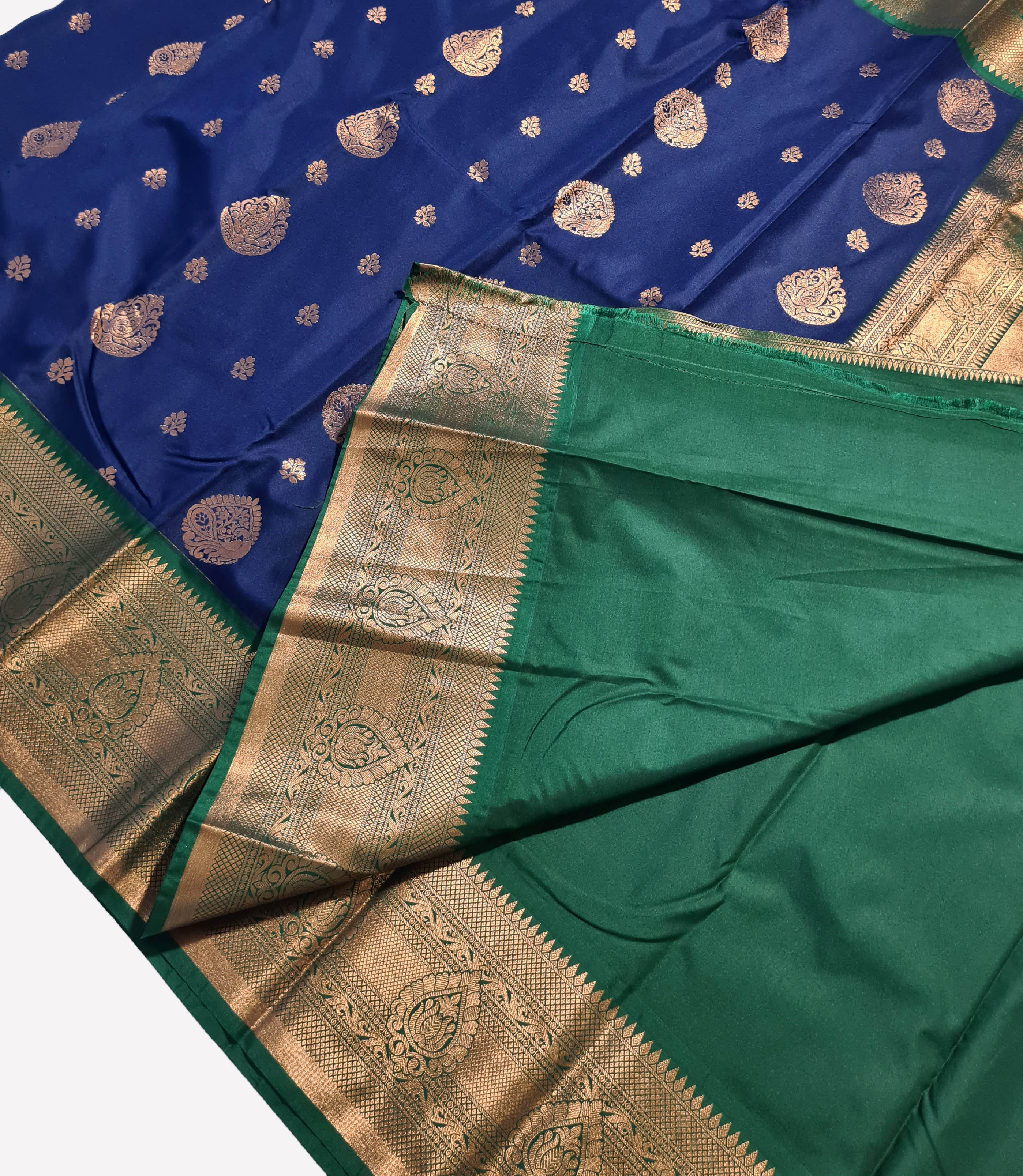 Kanchi Vegan Silk Saree With Contrast Blouse and Rich Jari Pallu
