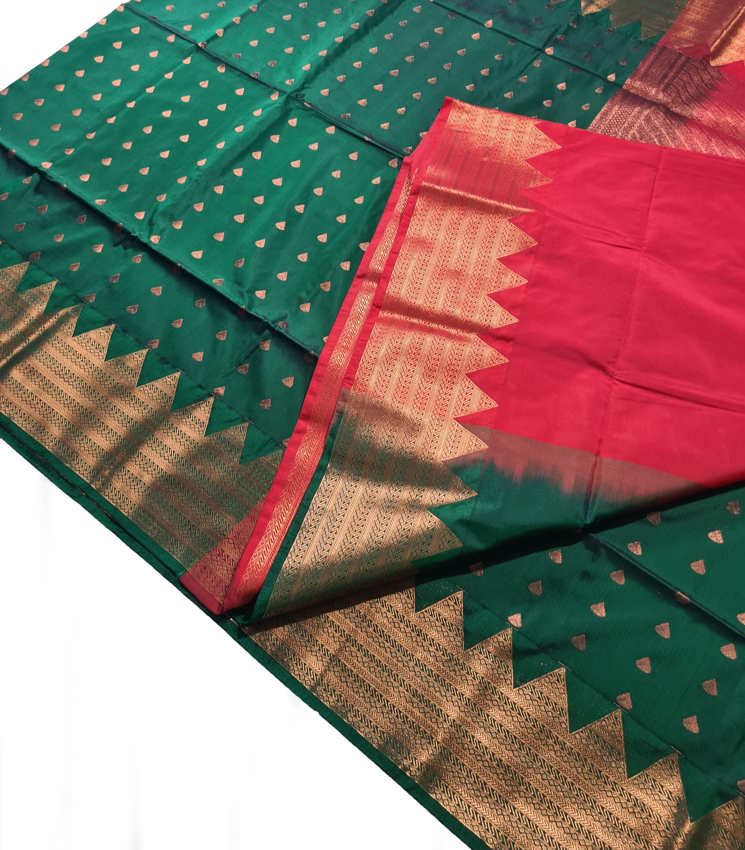 Kanchi Vegan Silk Saree With Contrast Blouse and Rich Jari Pallu