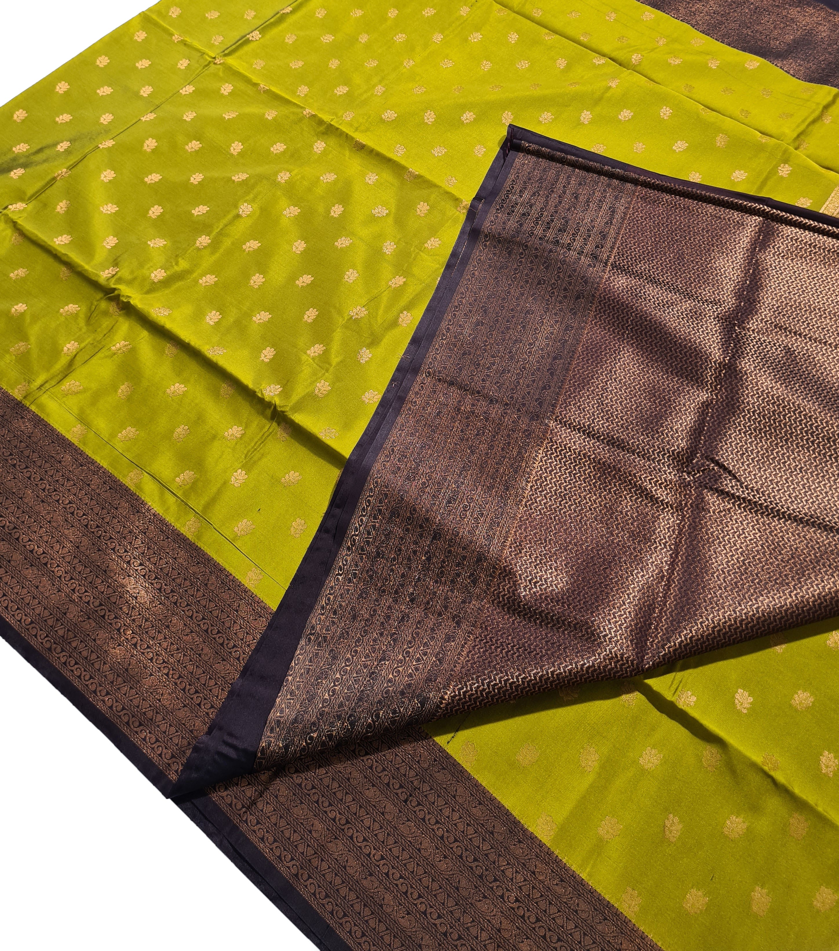 Kanchi Vegan Silk Saree With Contrast Blouse and Rich Jari Pallu