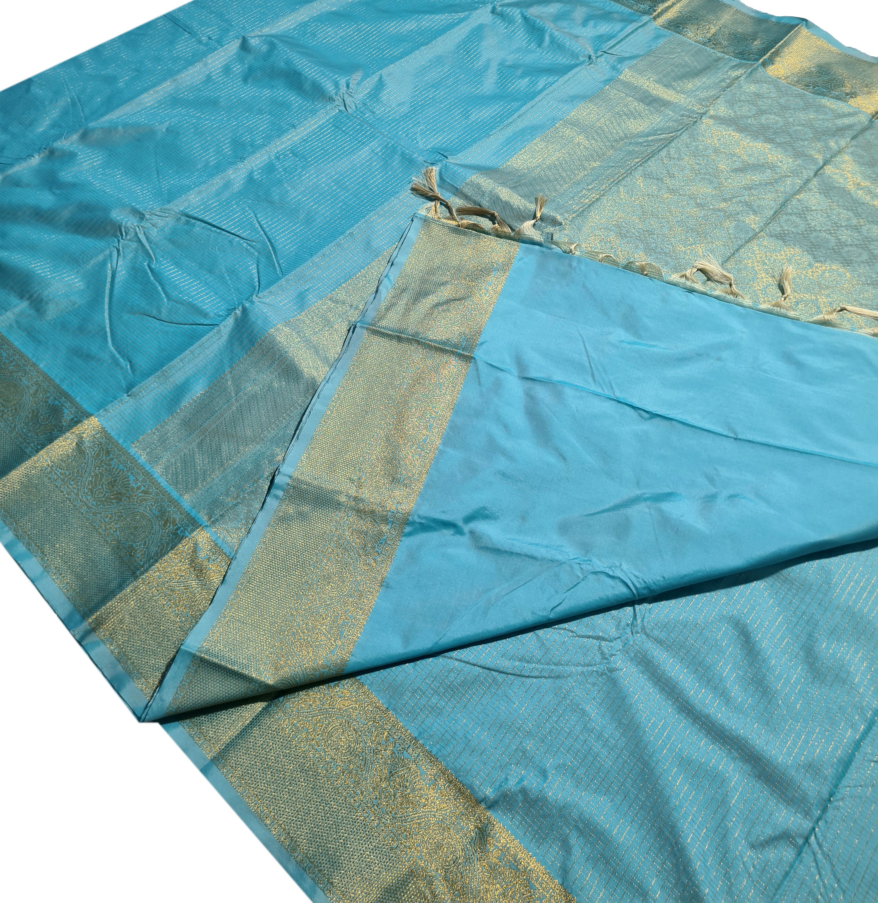 Vairaoosi Check Sarees