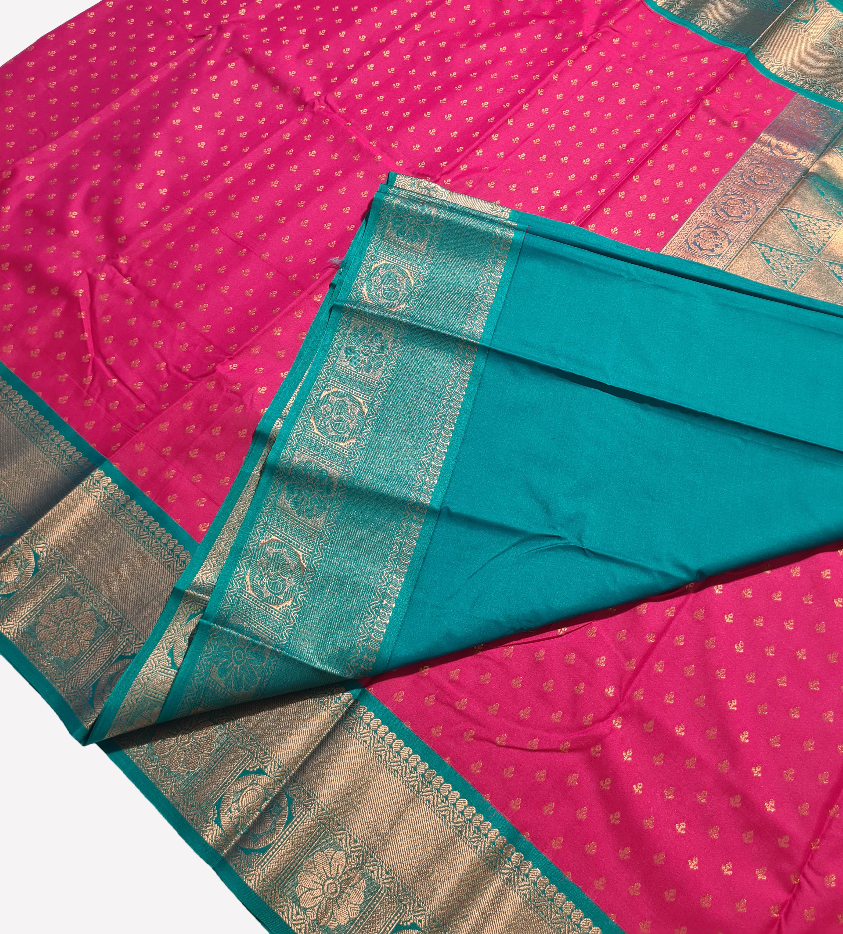 Kanchi Vegan Silk Saree With Contrast Blouse and Rich Jari Pallu