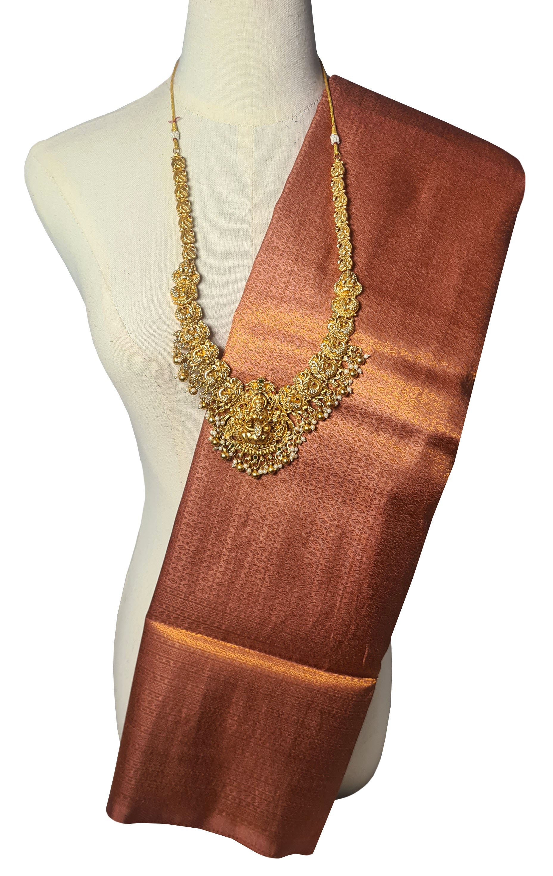 Kubera  pattu Sarees