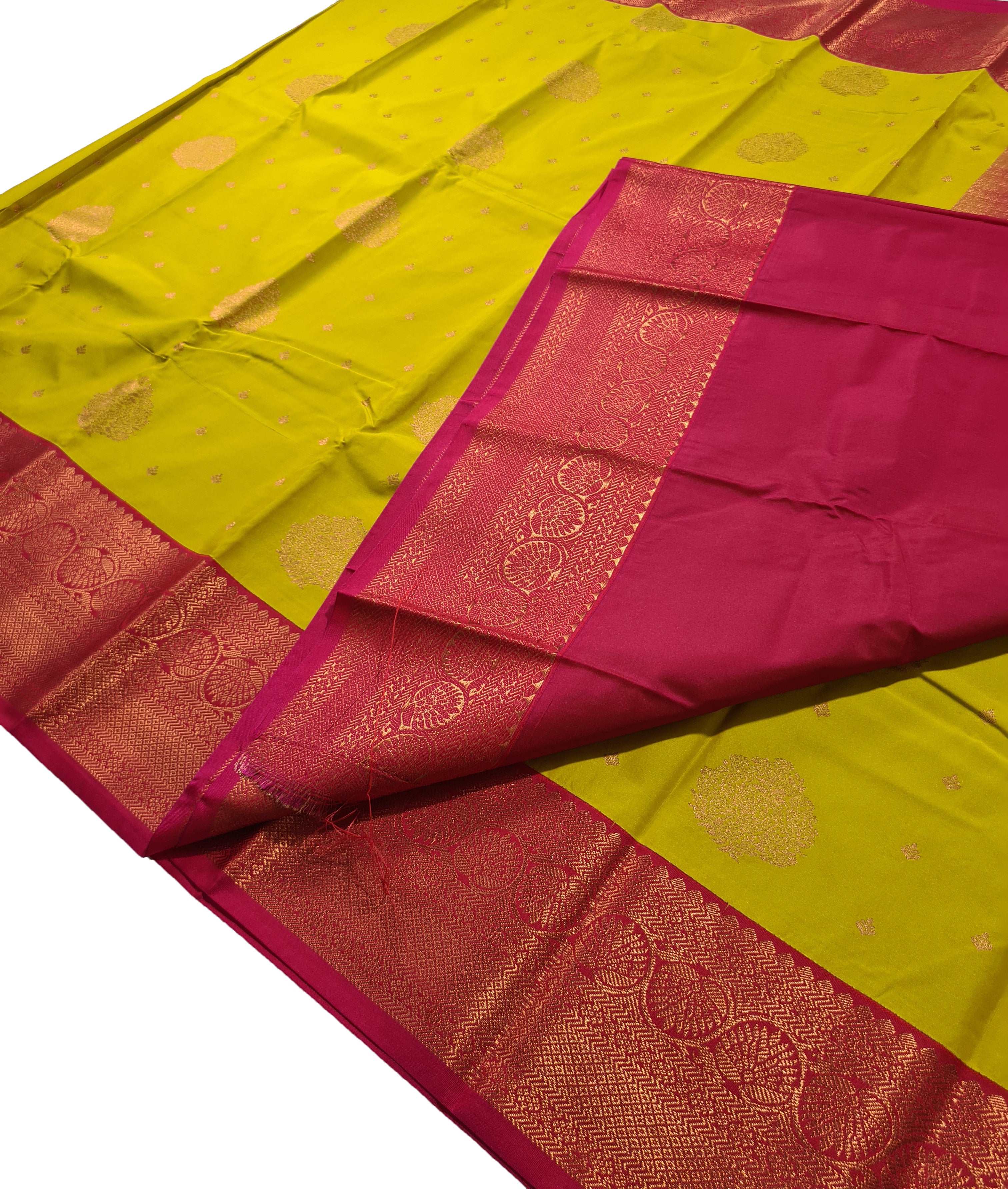 Kanchi Vegan Silk Saree With Contrast Blouse and Rich Jari Pallu