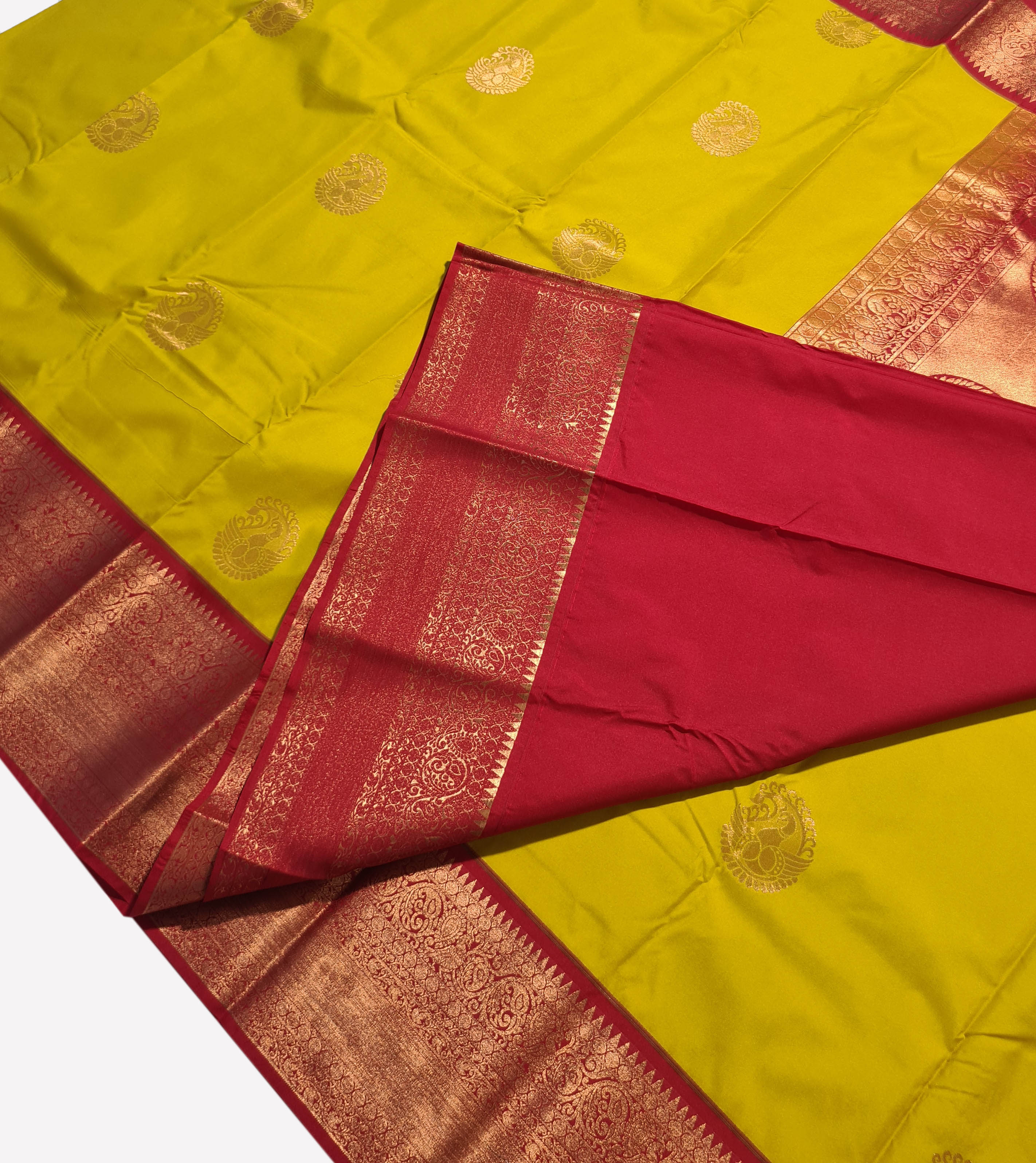 Kanchi Vegan Silk Saree With Contrast Blouse and Rich Jari Pallu