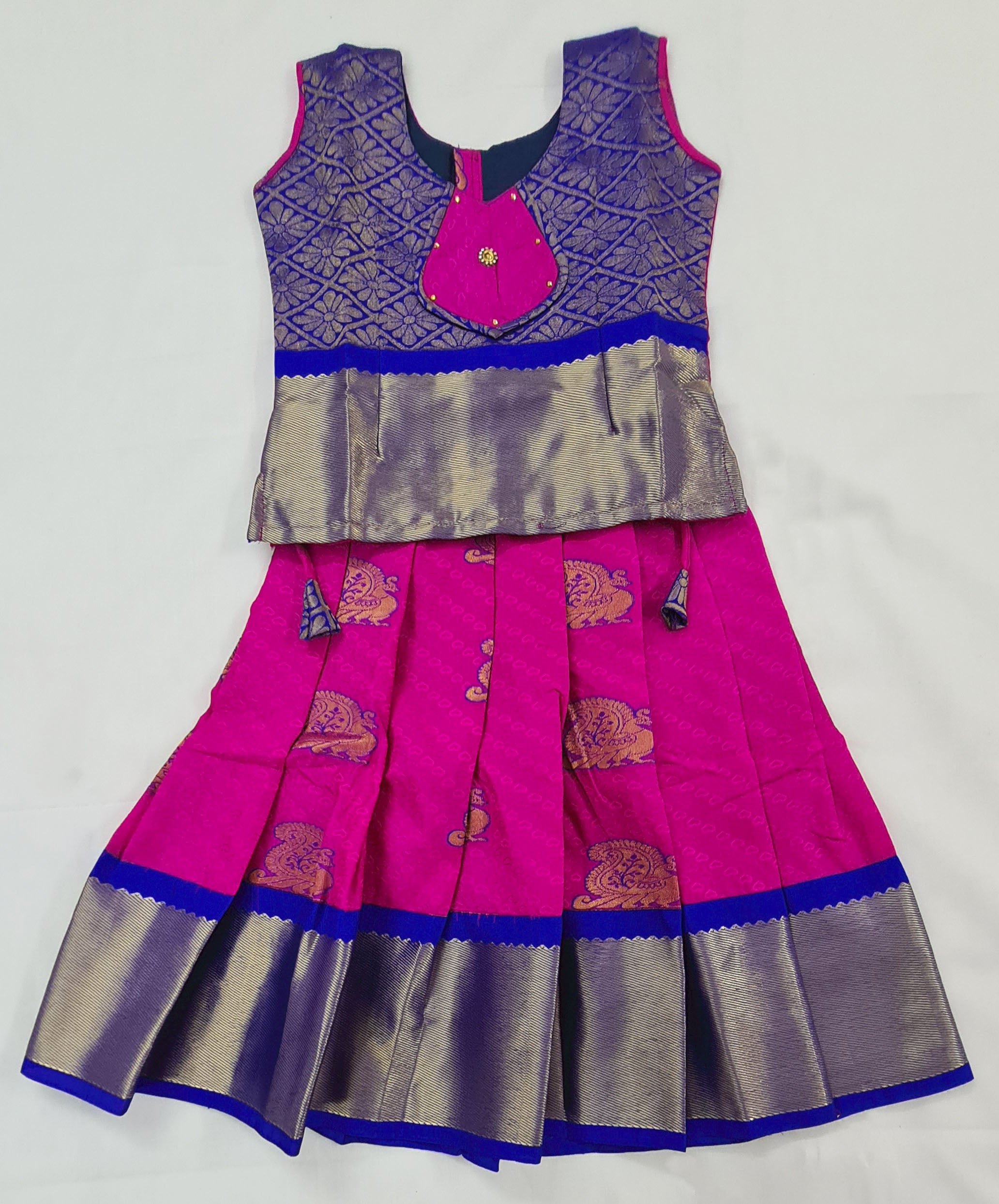 Traditional Pattu Pavadai