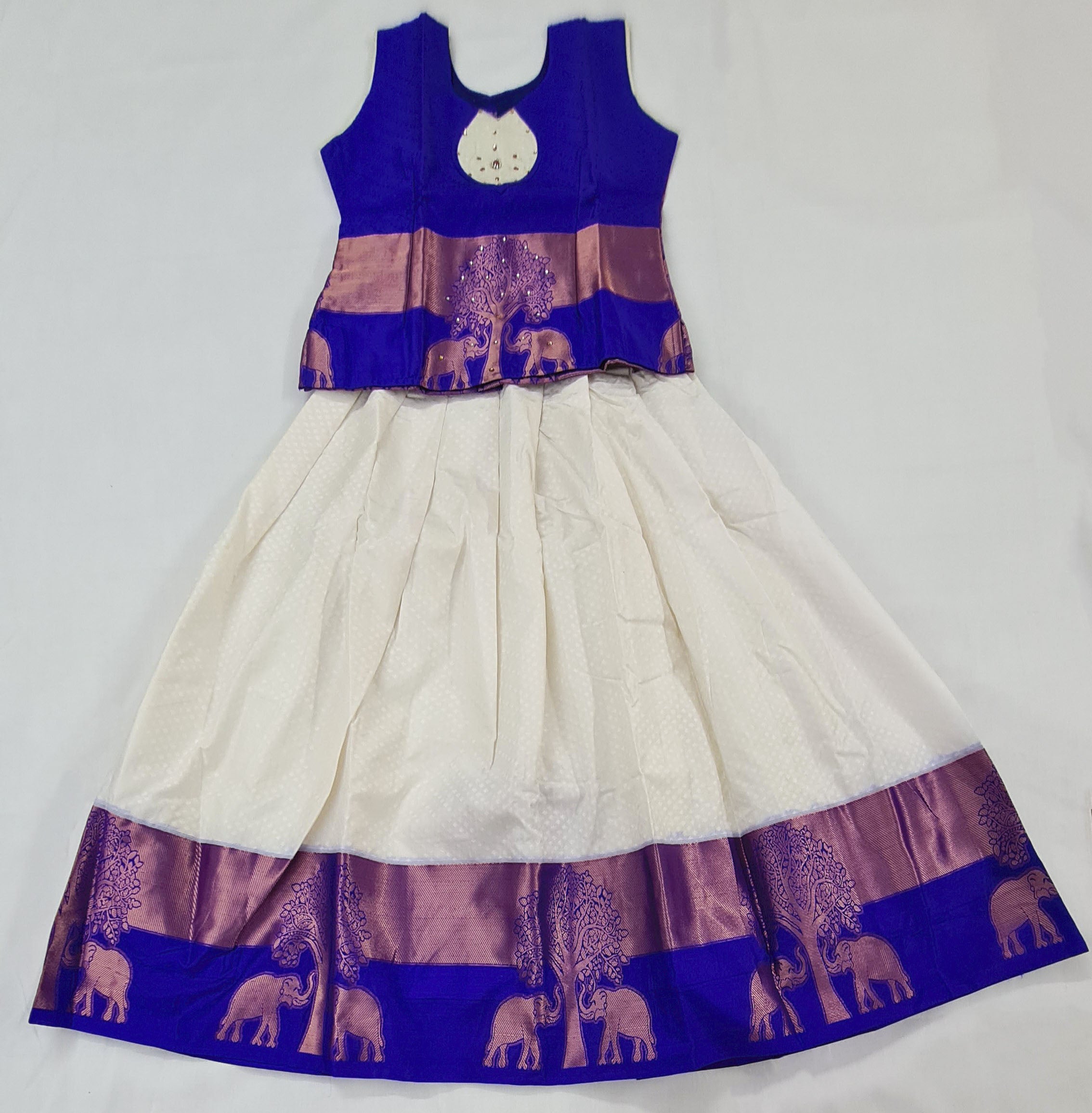 Traditional Pattu Pavadai