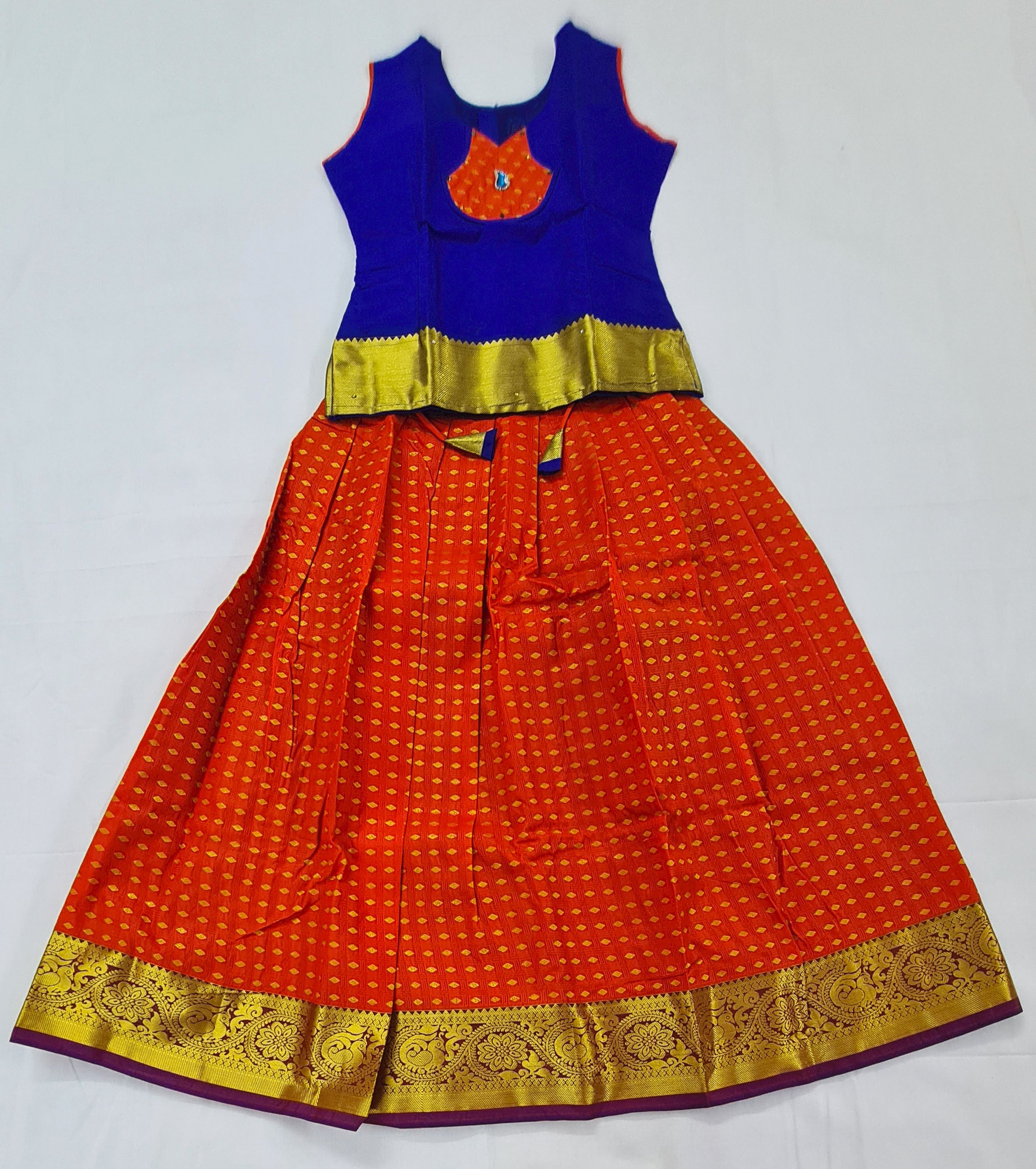Traditional Pattu Pavadai