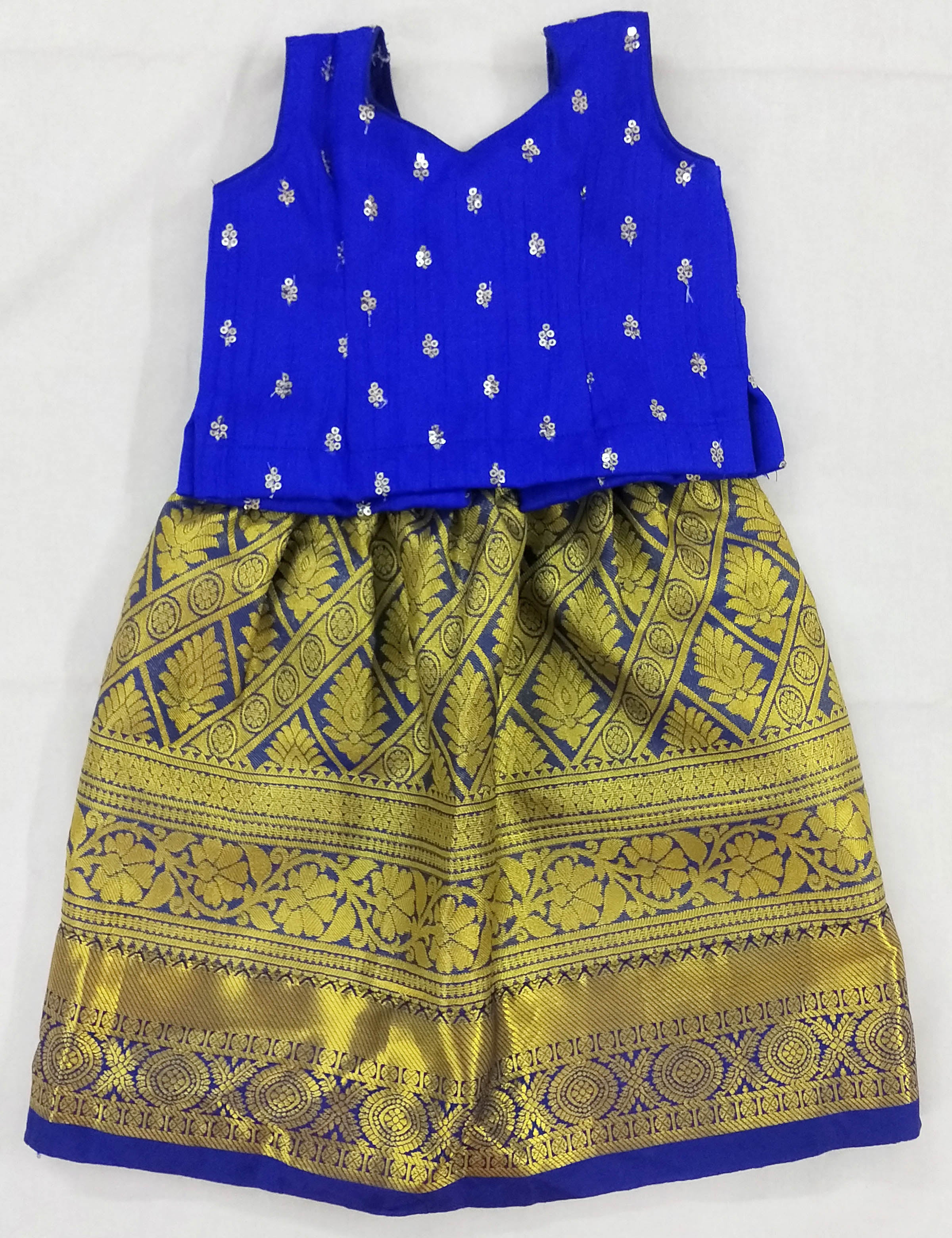 Traditional Pattu Pavadai