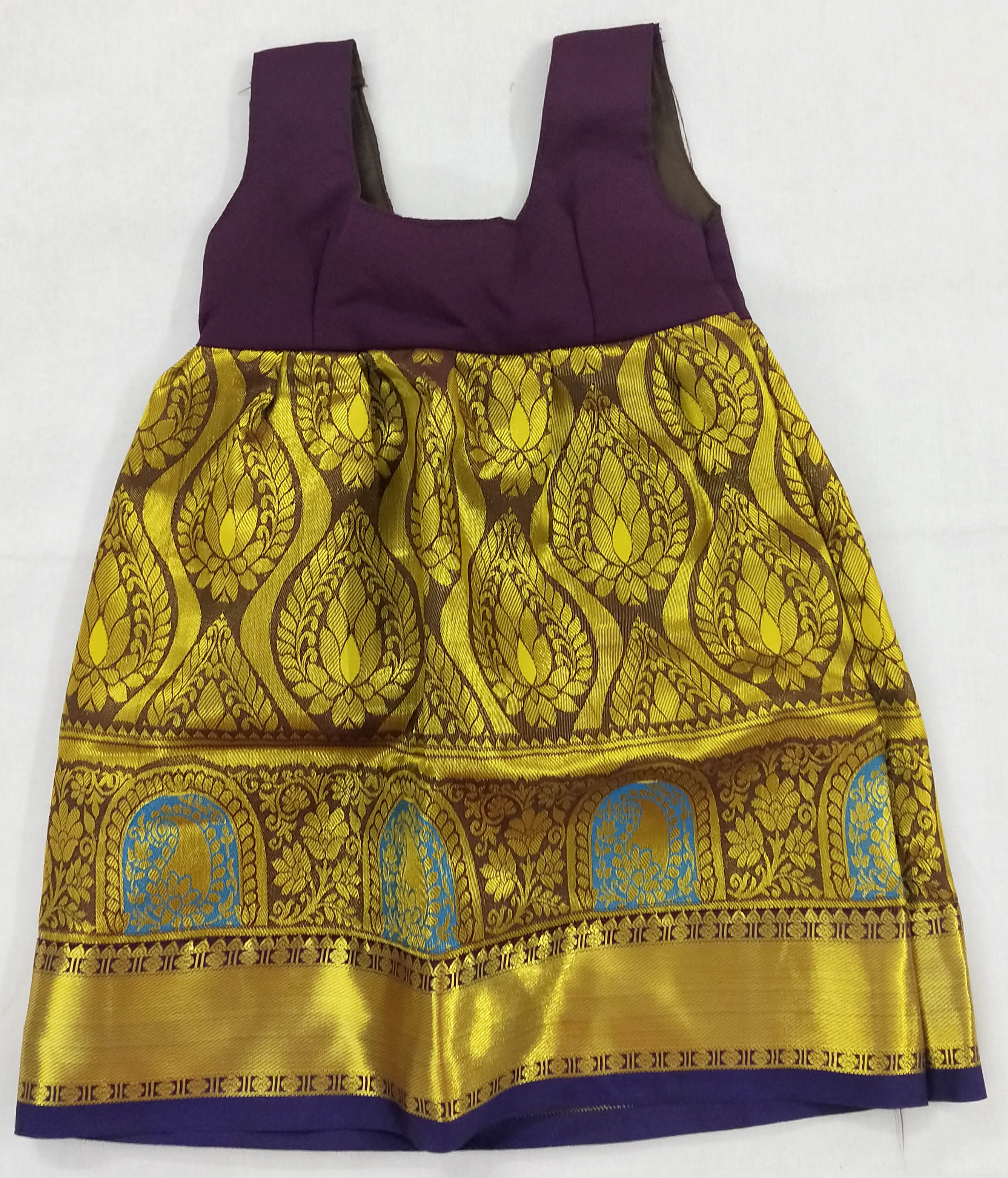 Traditional Pattu Pavadai