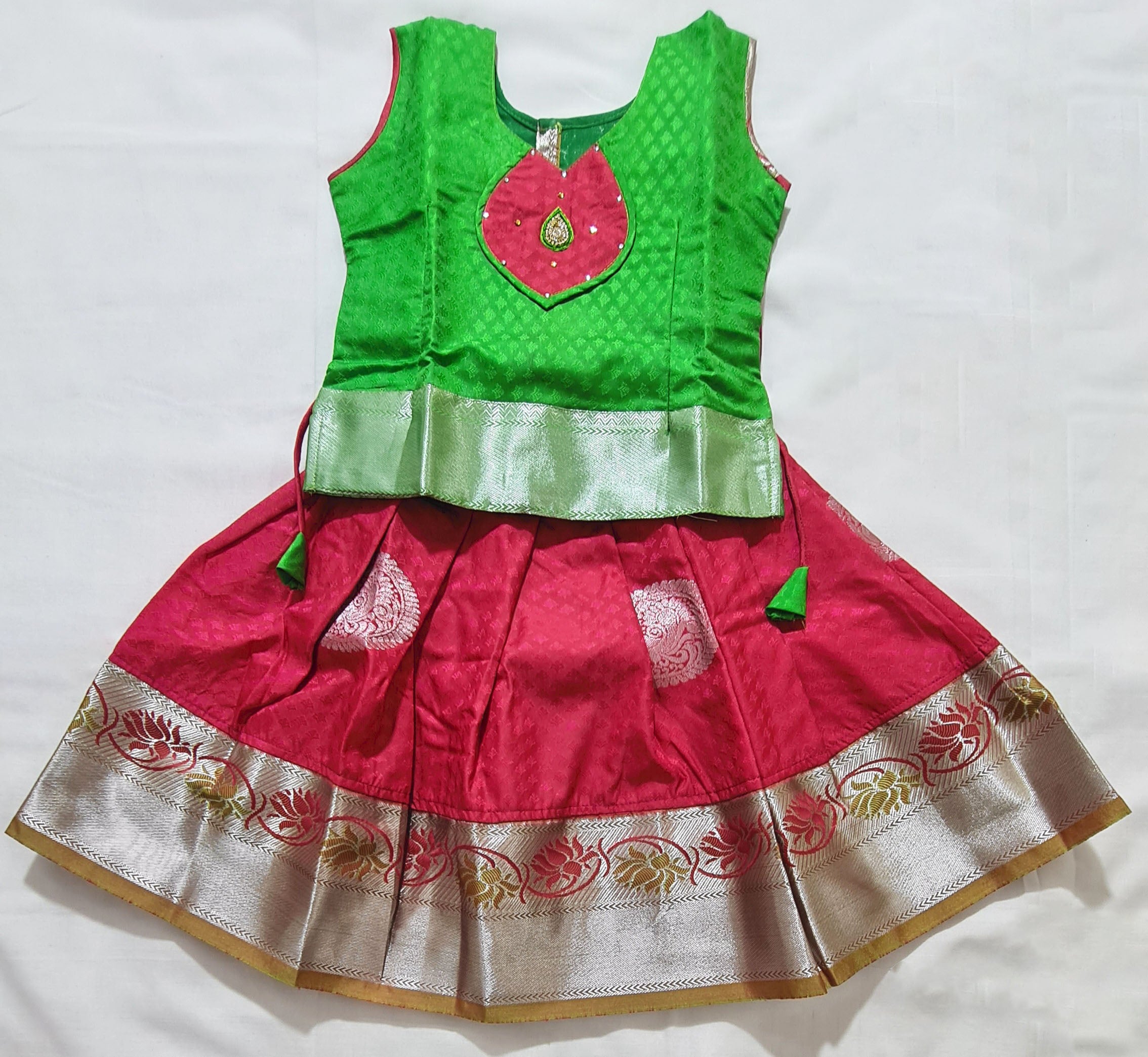 Traditional Pattu Pavadai