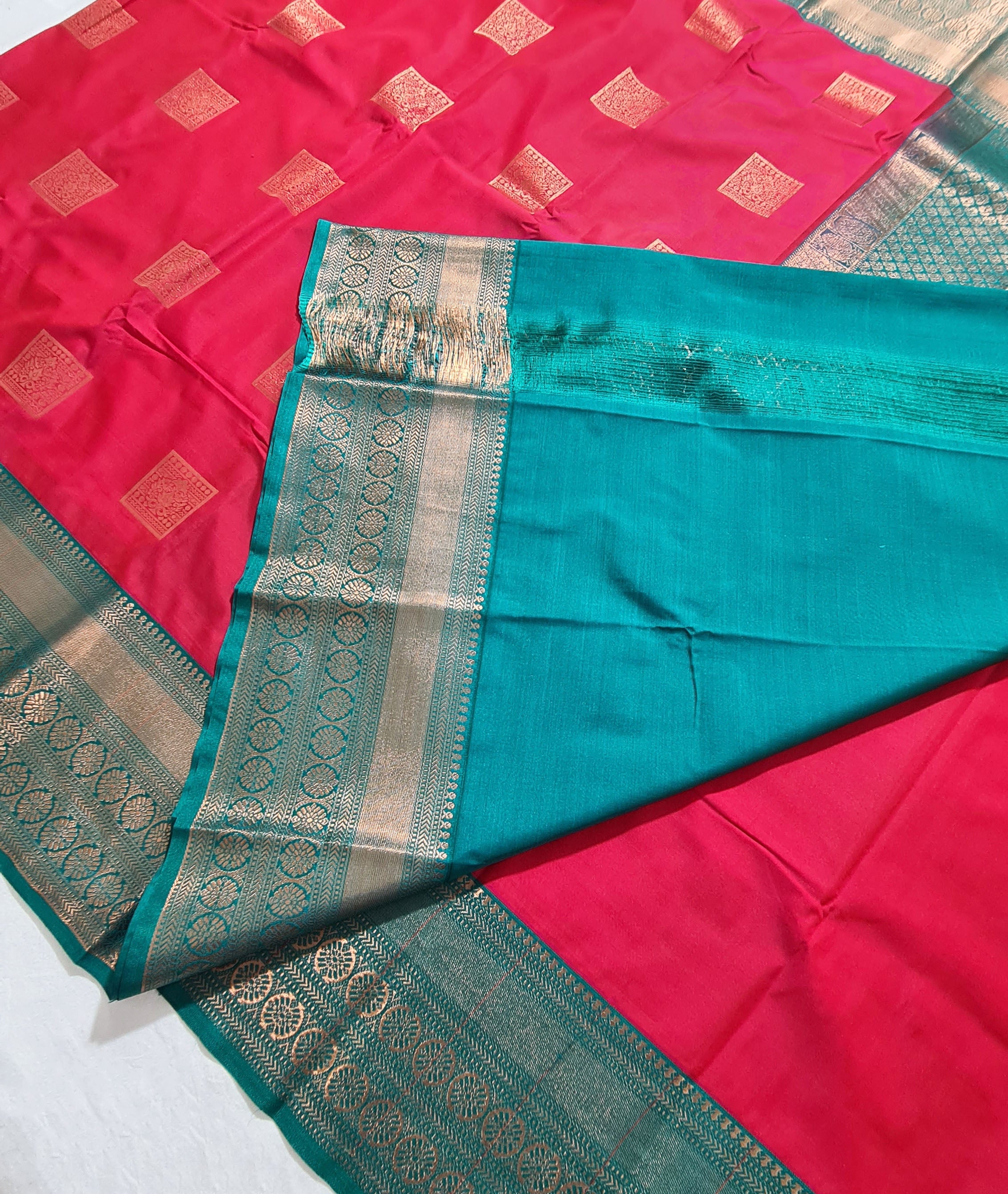Kanchi Vegan Silk Saree With Contrast Blouse and Rich Jari Pallu