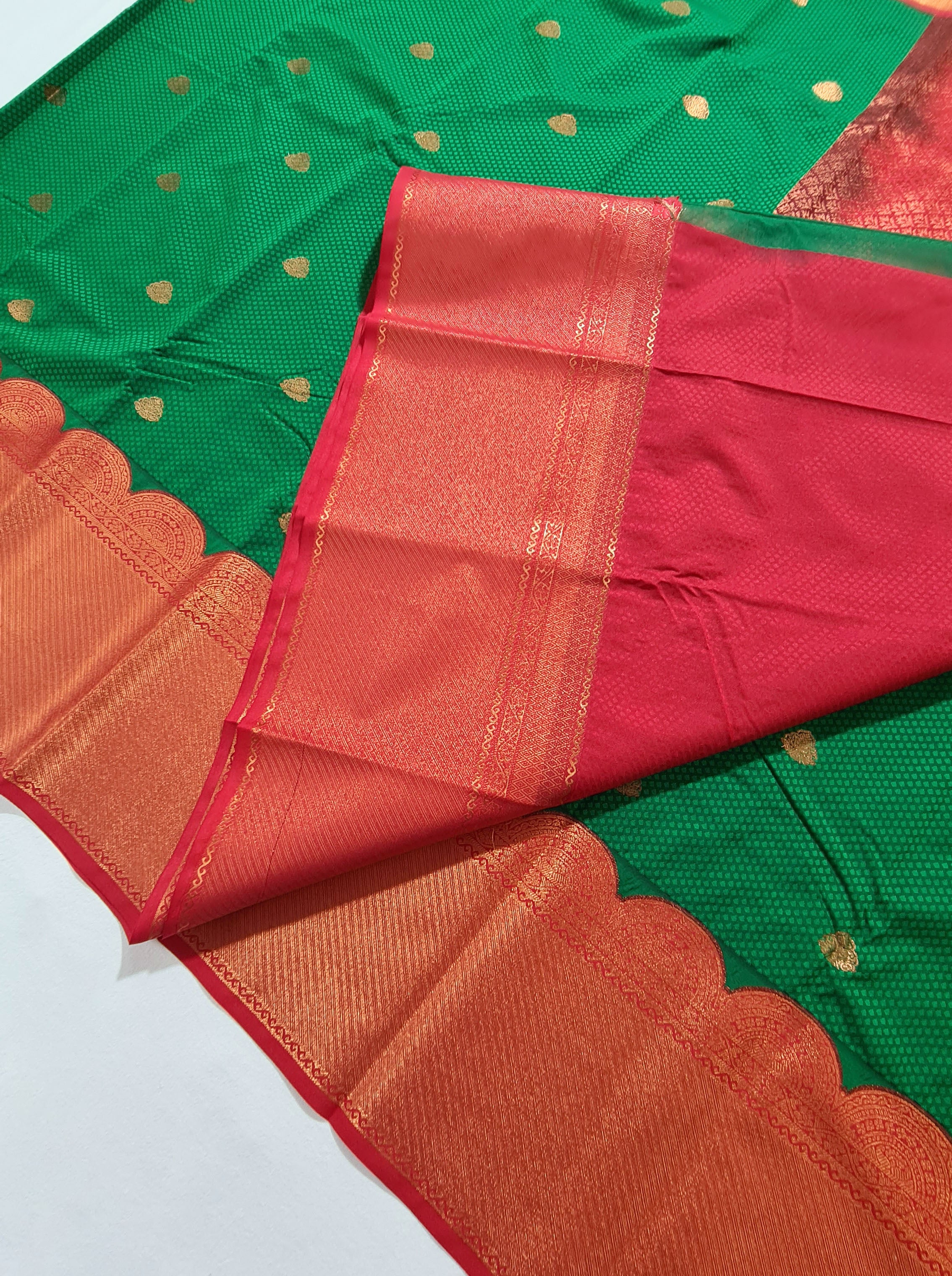 Kanchi Vegan Silk Saree With Contrast Blouse and Rich Jari Pallu