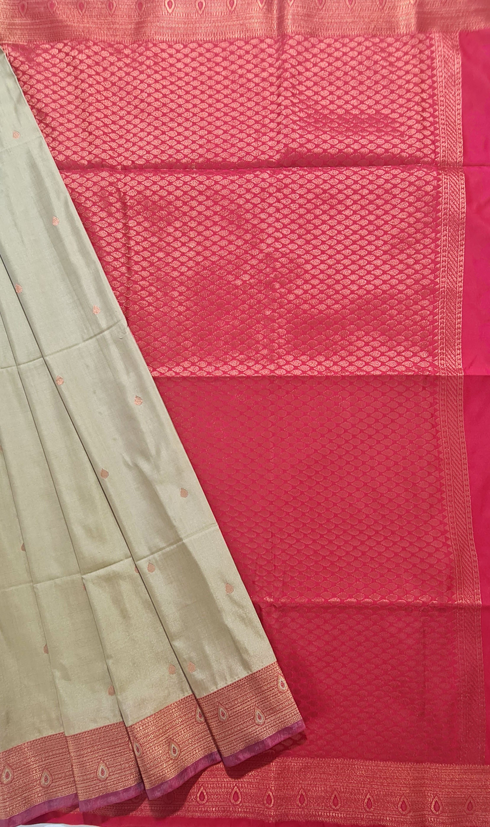 Kanchi Vegan Silk Saree With Contrast Blouse and Rich Jari Pallu