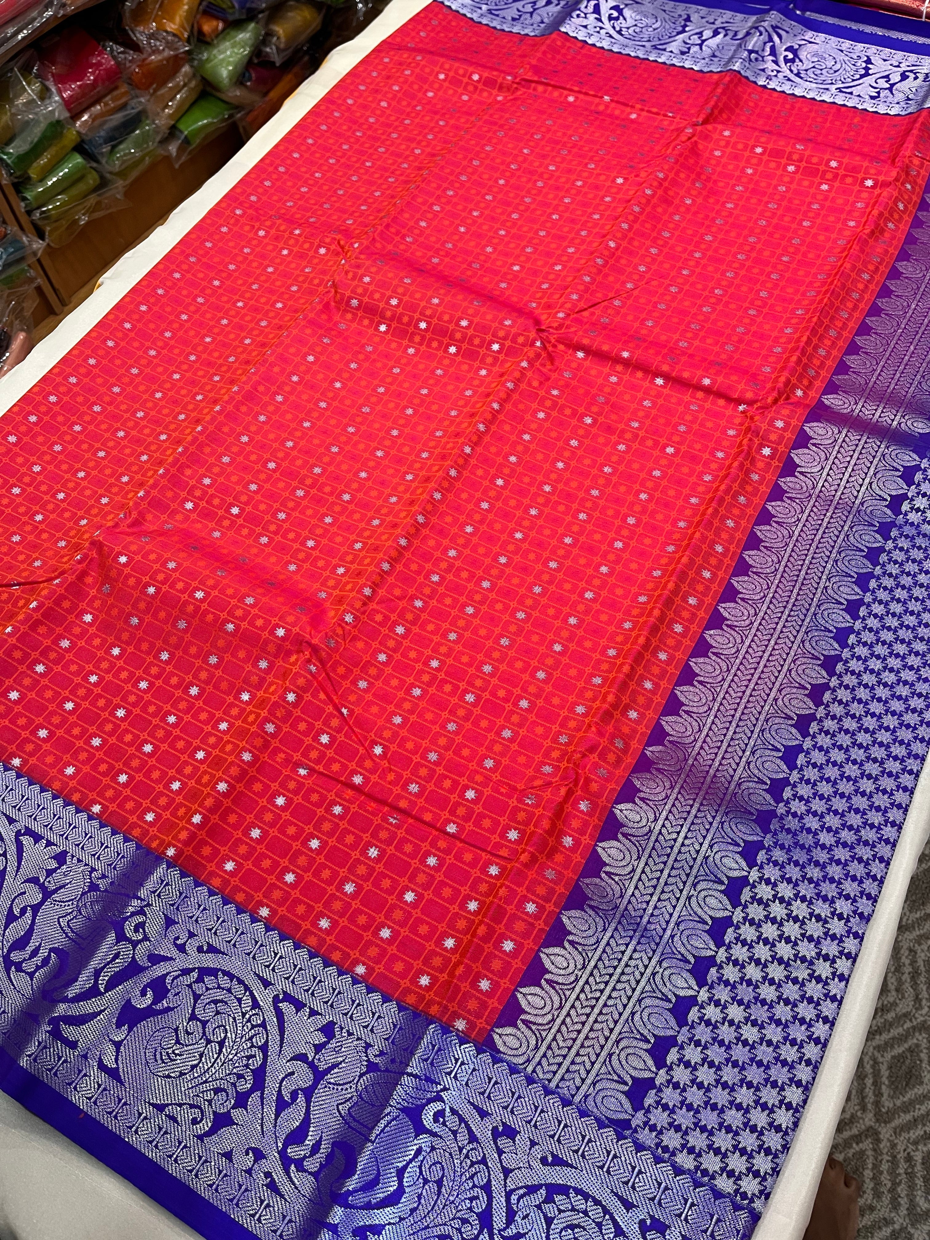 kanchi vegan Korvai border  Soft silk saree  with contrast blouse and rich jari pallu