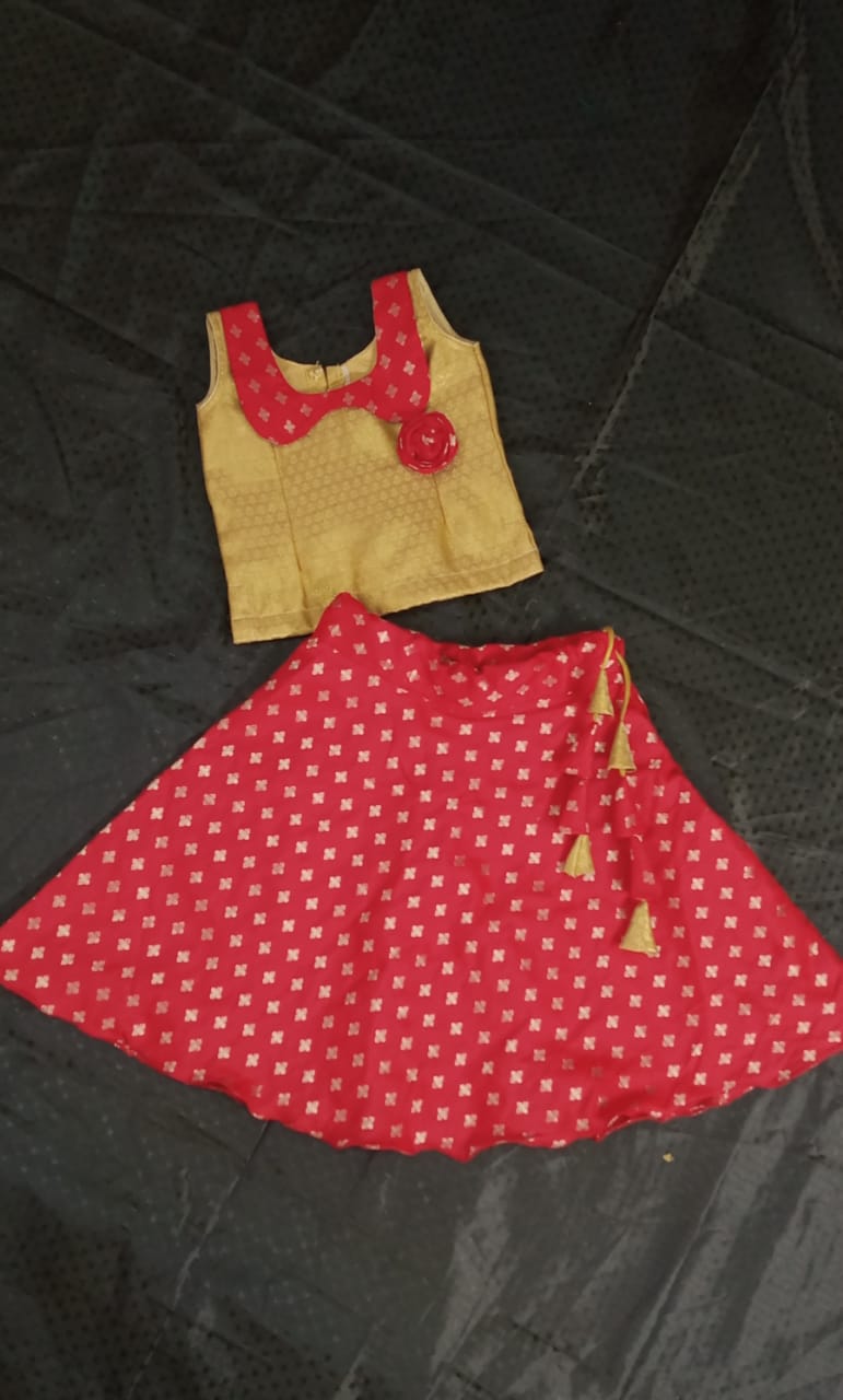 Traditional pattu pavadai