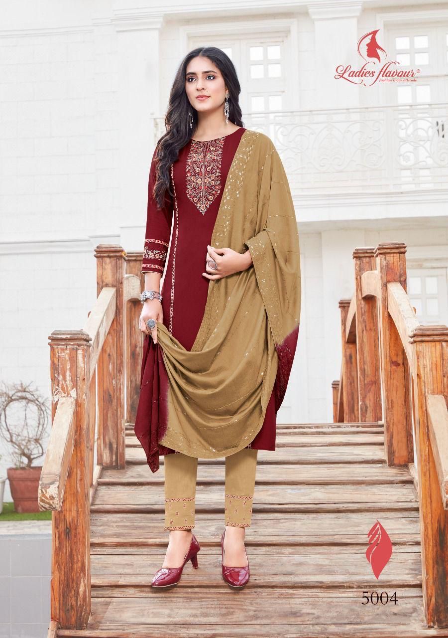 Ladies Flavour Presents Pavitra Rayon Designer Party Wear Kurtis With Pant And Dupatta