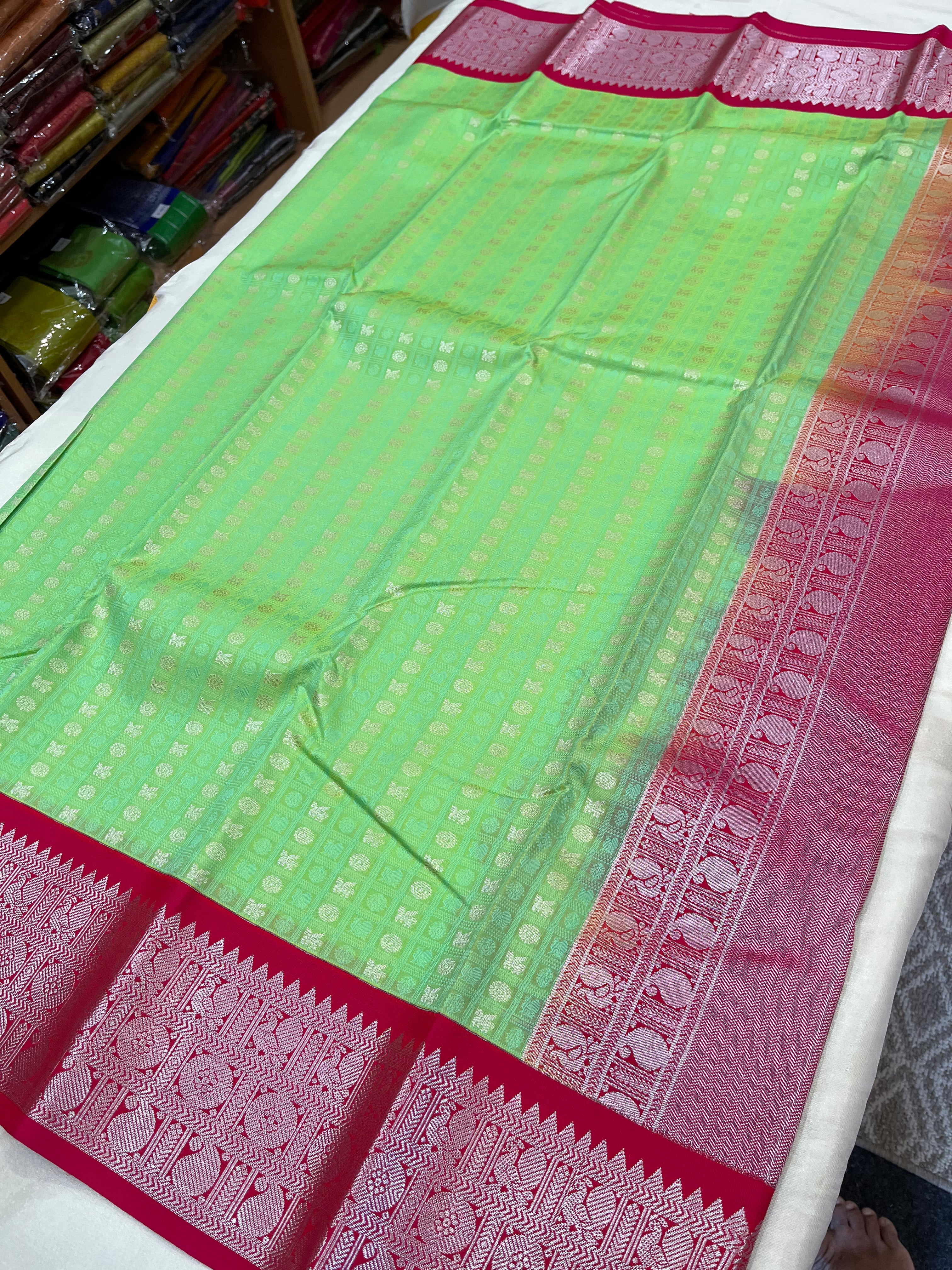 kanchi vegan  silk saree  with contrast blouse and rich jari pallu