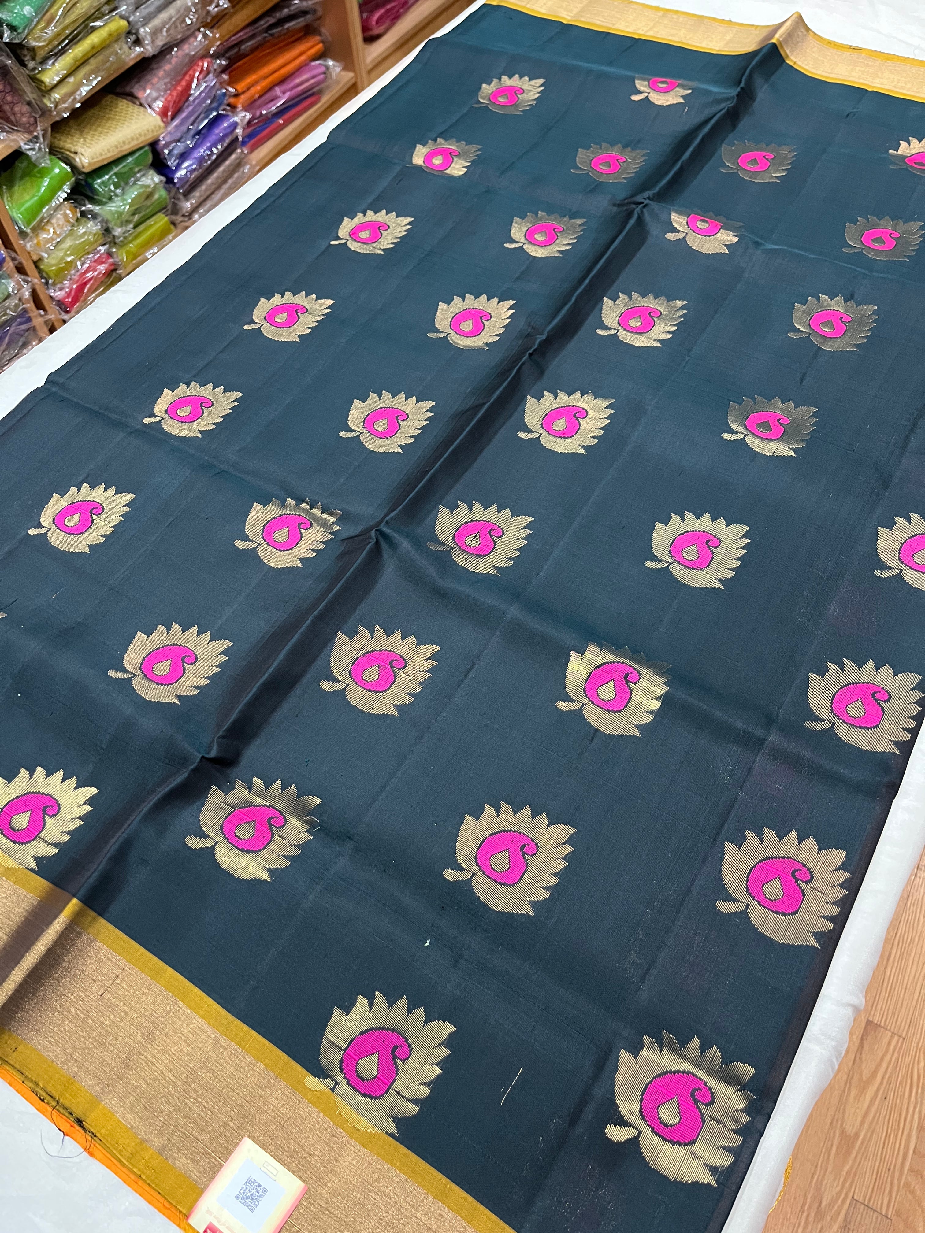 Handwoven Unique Pure Soft silk saree