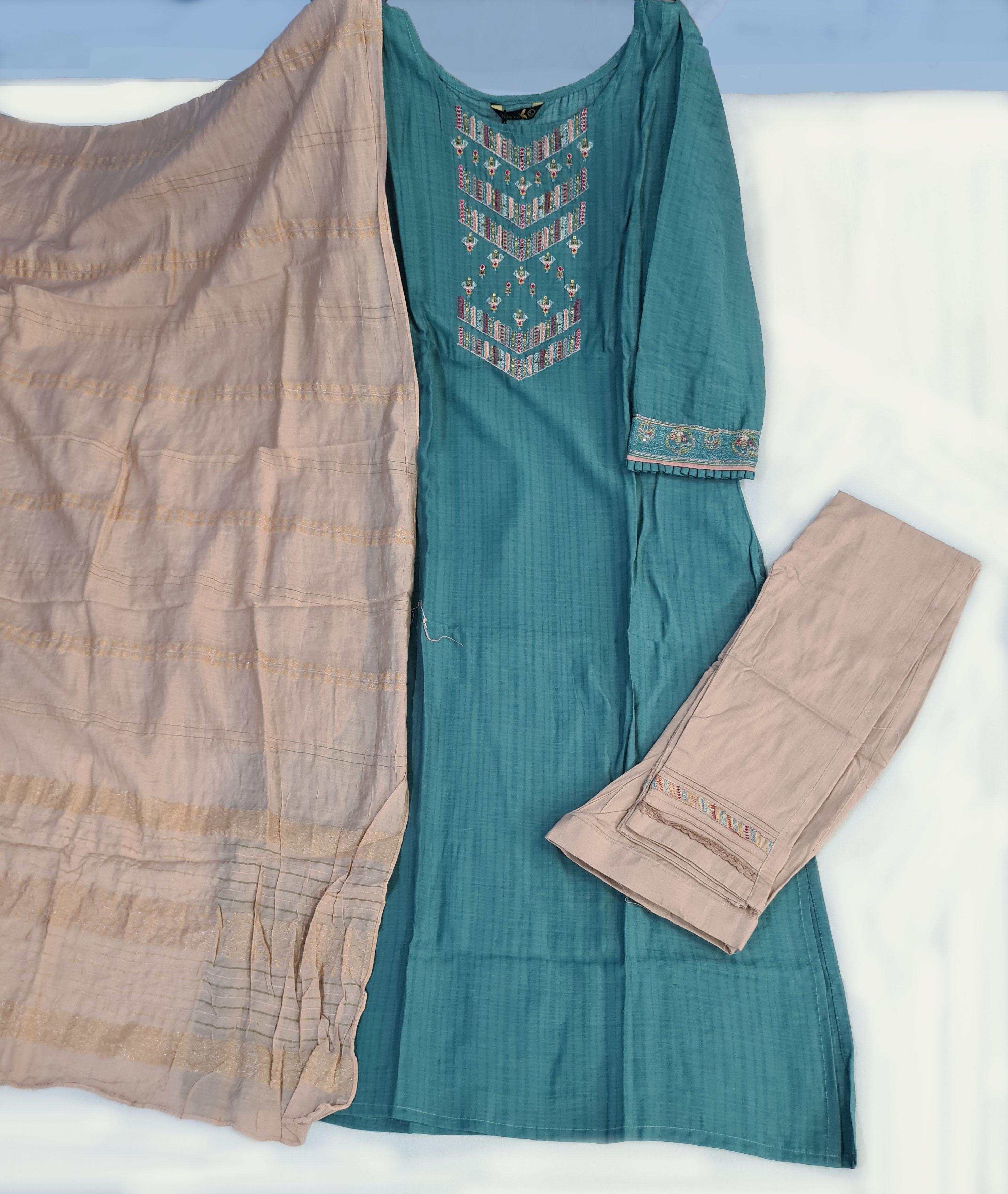 Keeloo Presents Garima Vol-1 Viscose Designer Party Wear Kurtis With Pant And Dupatta Collection.