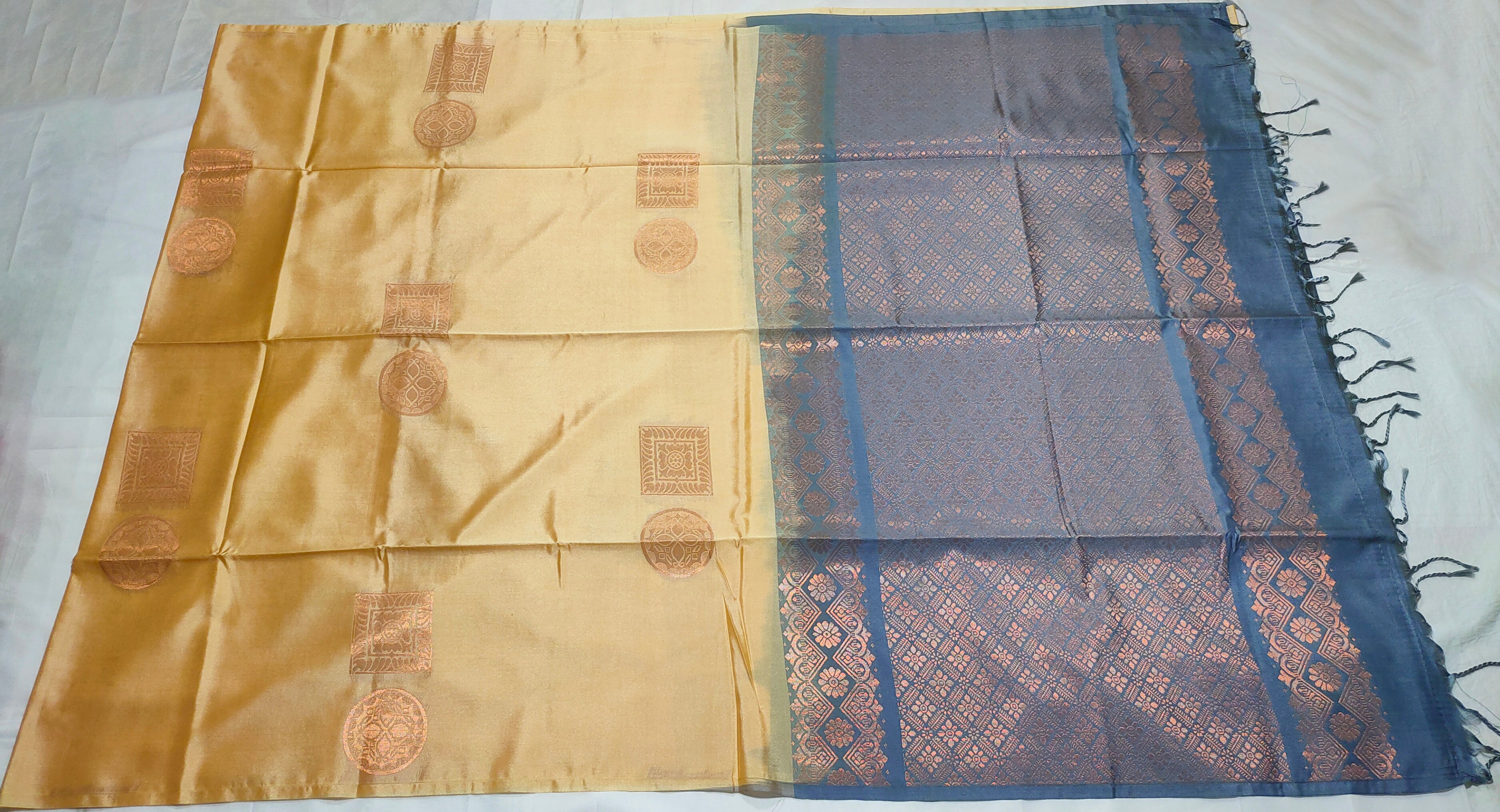 Kanchi Vegan Soft Silk Saree with contrast Blouse and rich Jari Pallu