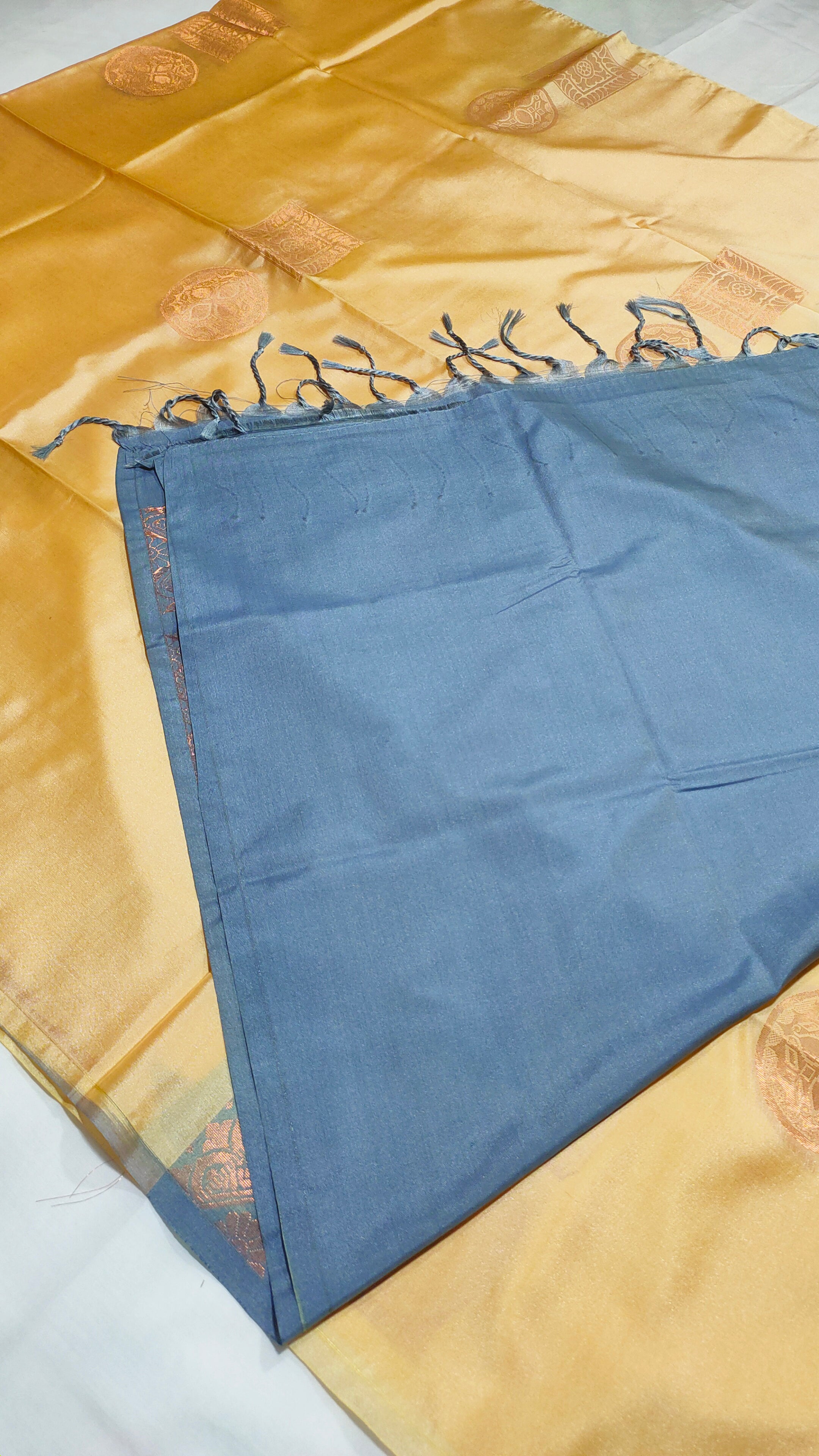 Kanchi Vegan Soft Silk Saree with contrast Blouse and rich Jari Pallu