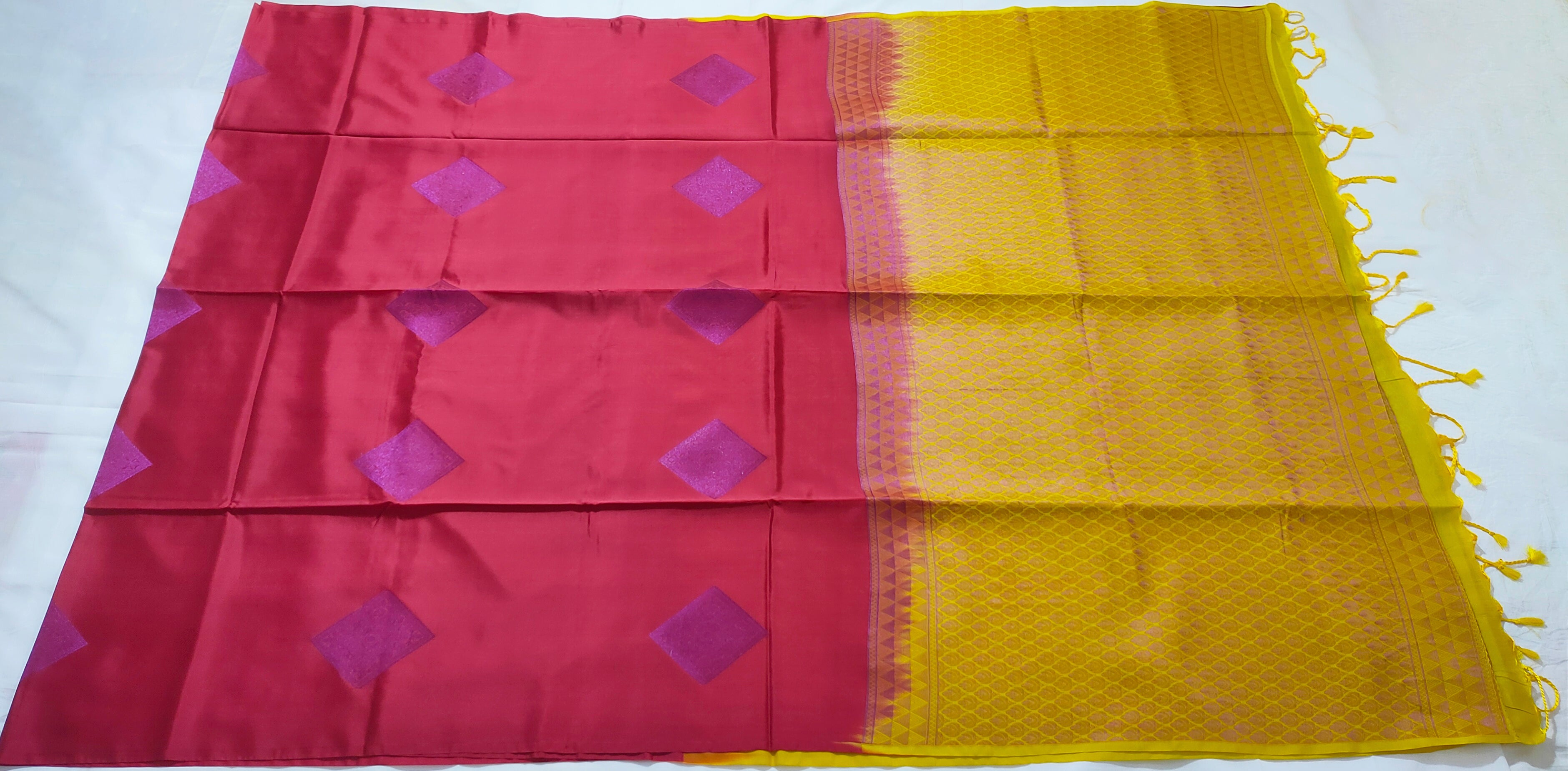 Kanchi Vegan Soft Silk Saree with contrast Blouse and rich Jari Pallu
